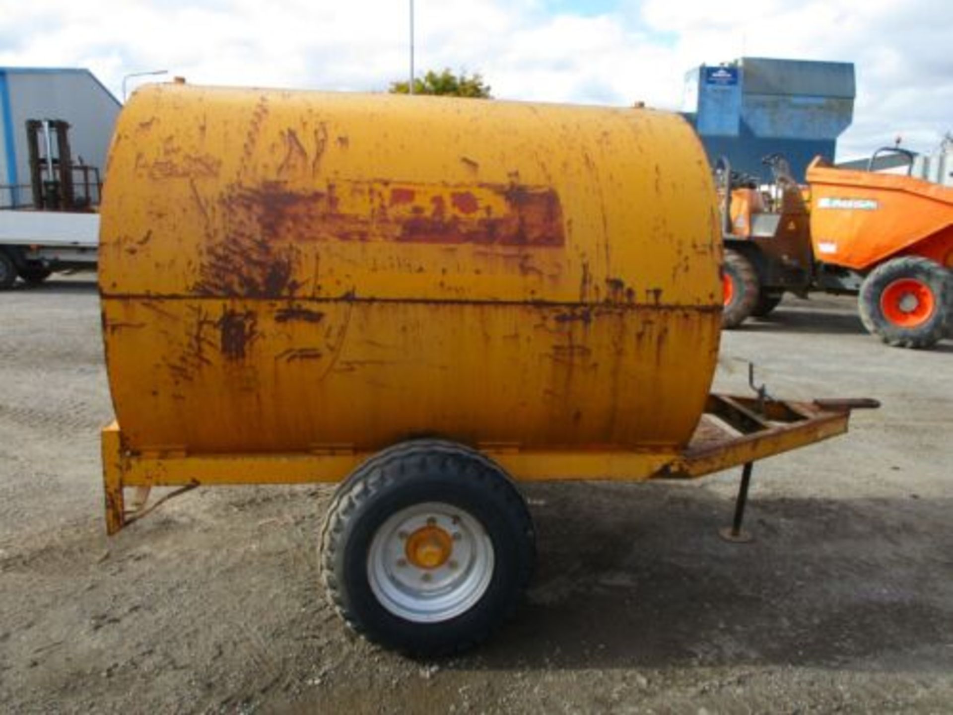 TRAILER ENGINEERING BUNDED FUEL BOWSER DIESEL TANK TOWABLE DELIVERY ARRANGED