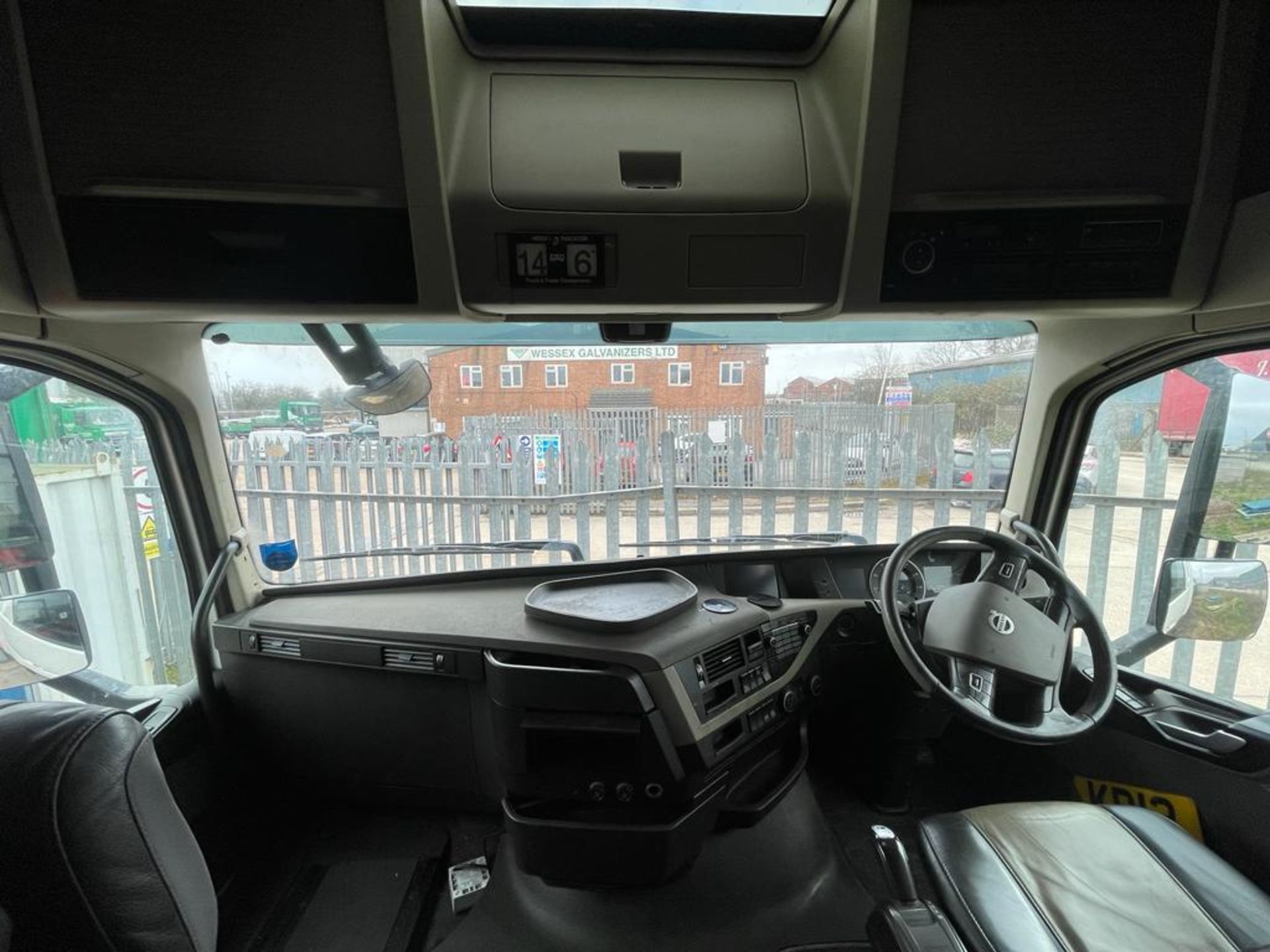 2013 VOLVO FH TRACTOR UNIT - 1,025,149 KMS - Image 7 of 12