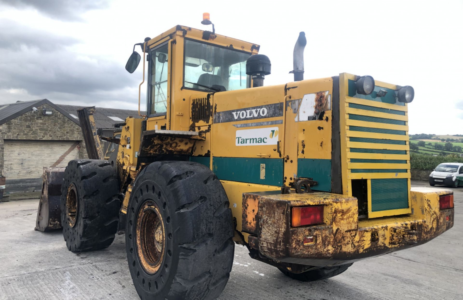 VOLVO L120C WHEELED LOADER - Bild 2 aus 5