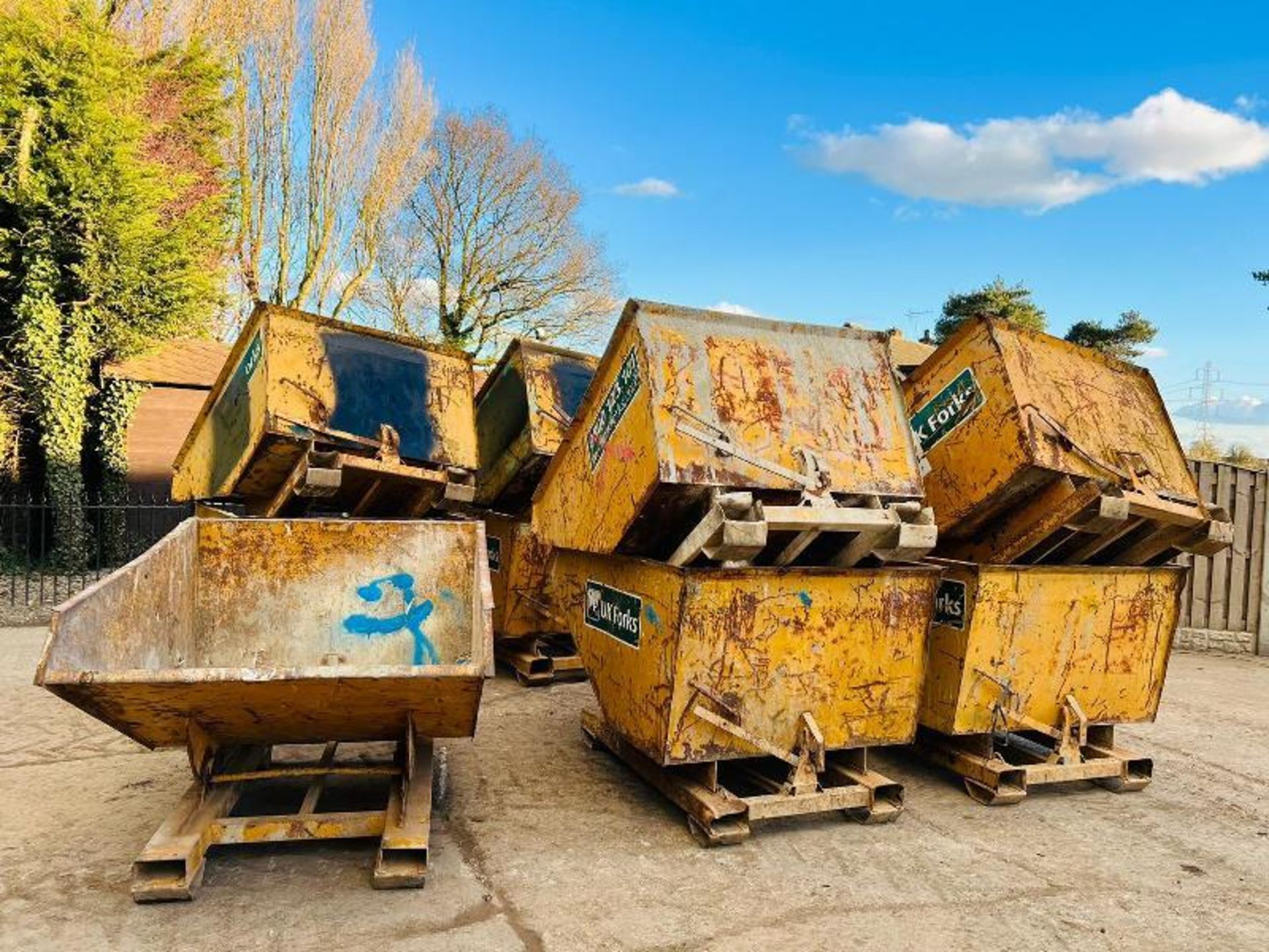 TIPPING SKIP TO SUIT PALLET TINES * CHOICE OF 11 *