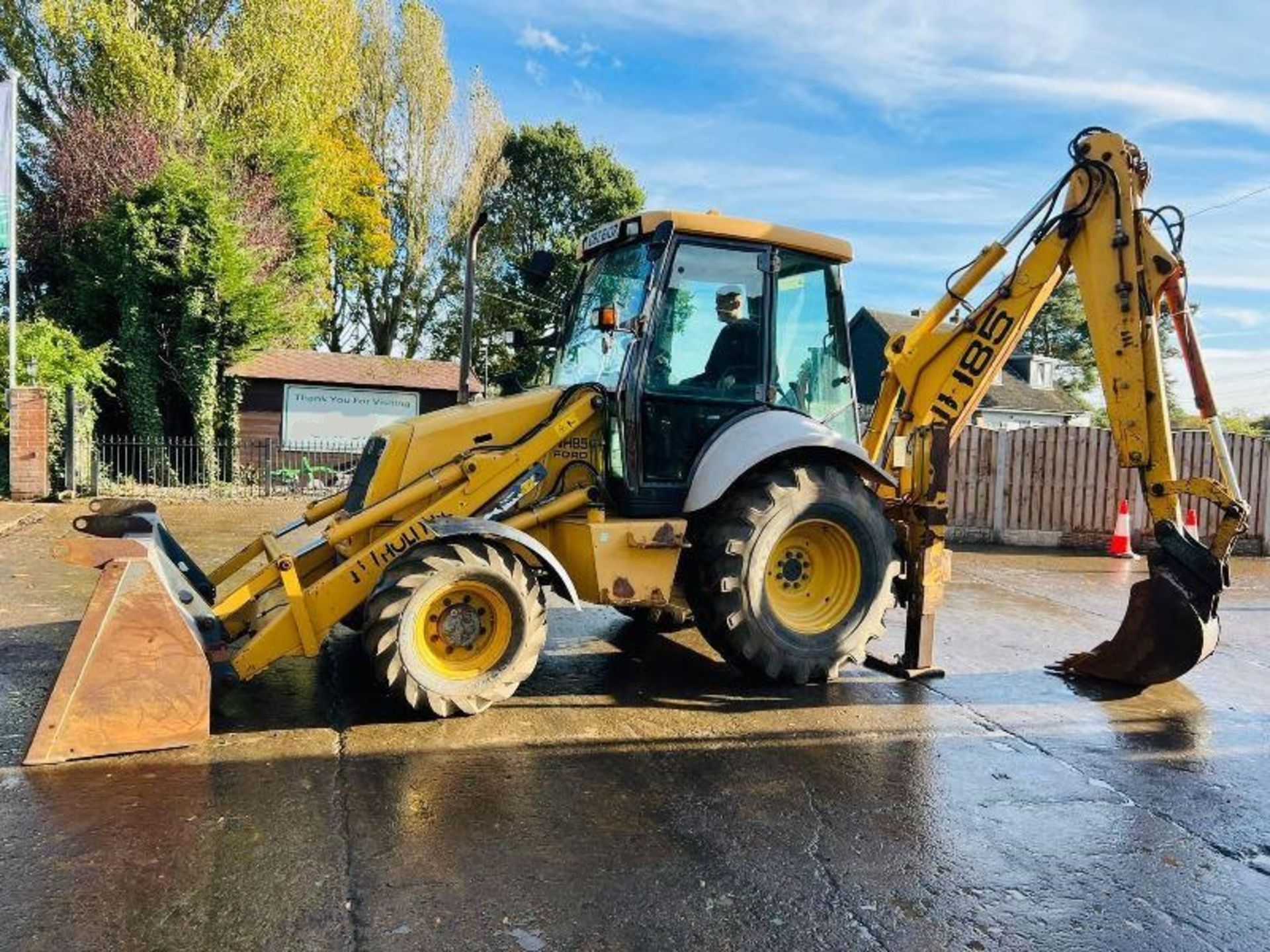 NEW HOLLAND NH85 4WD BACKHOE DIGGER C/W REAR QUICK HITCH & EXTENDING DIG - Image 6 of 17