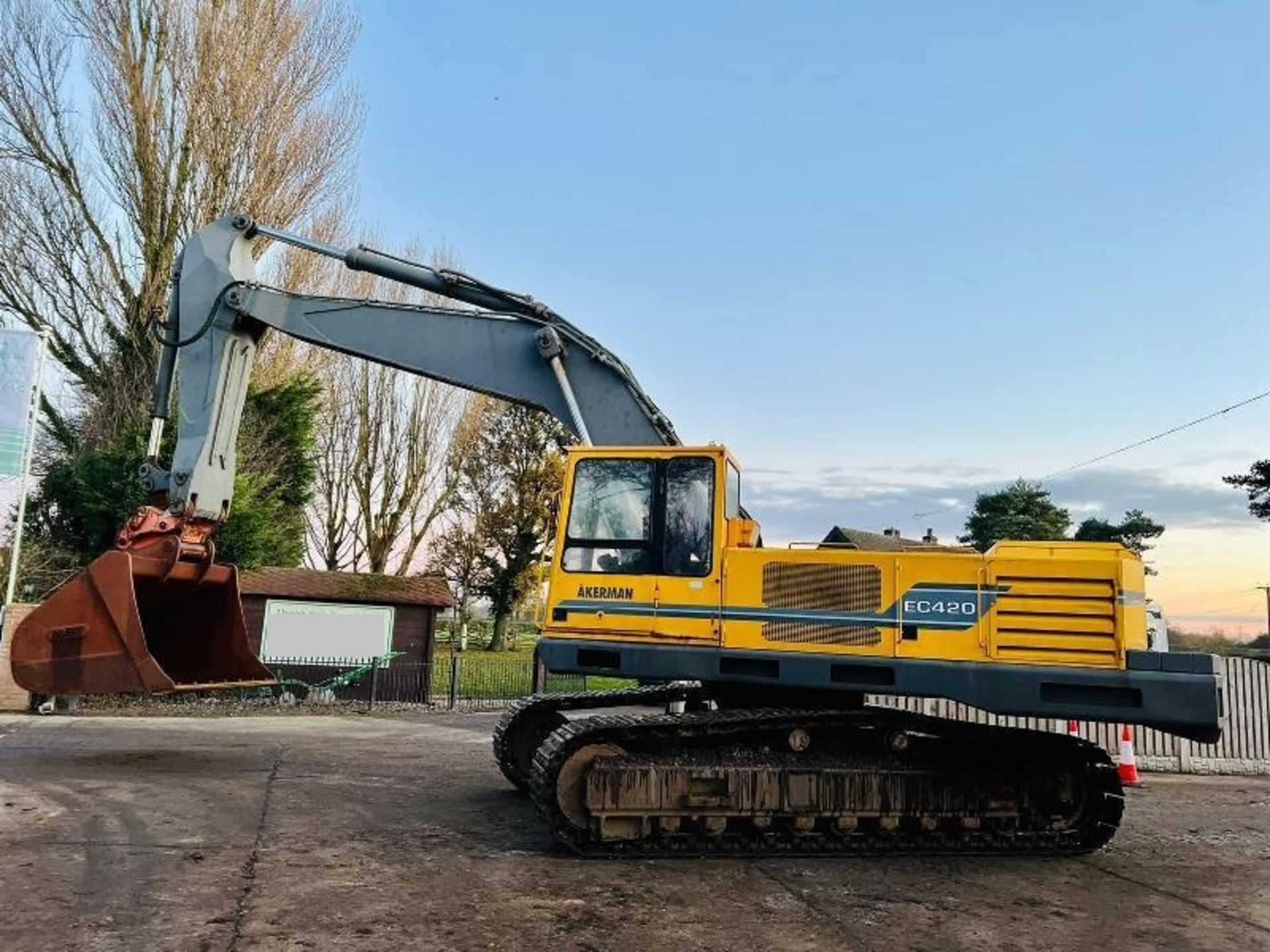 AKERMAN EC420 TRACKED EXCAVATOR C/W DOUBLE LOCKING QUICK HITCH - Image 5 of 11