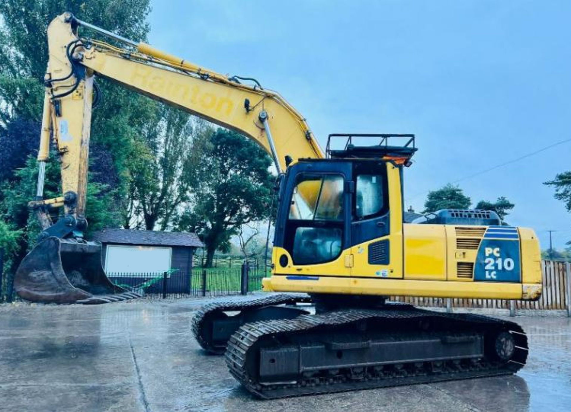 KOMATSU PC210LC-8 TRACKED EXCAVATOR * YEAR 2012 * C/W QUICK HITCH