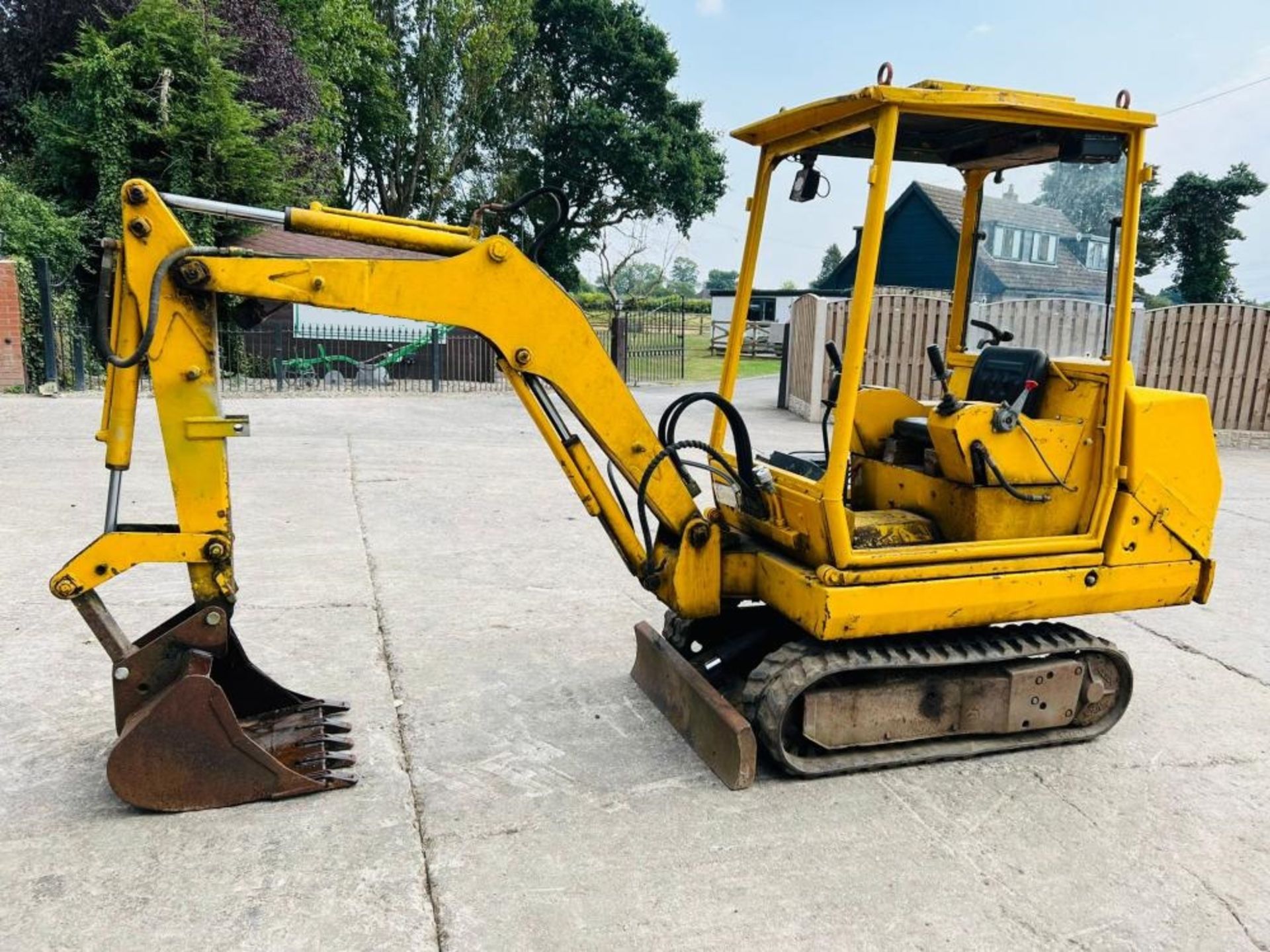 NEUSON 2000 TRACKED MINI EXCAVATOR C/W KUBOTA ENGINE - Image 5 of 14