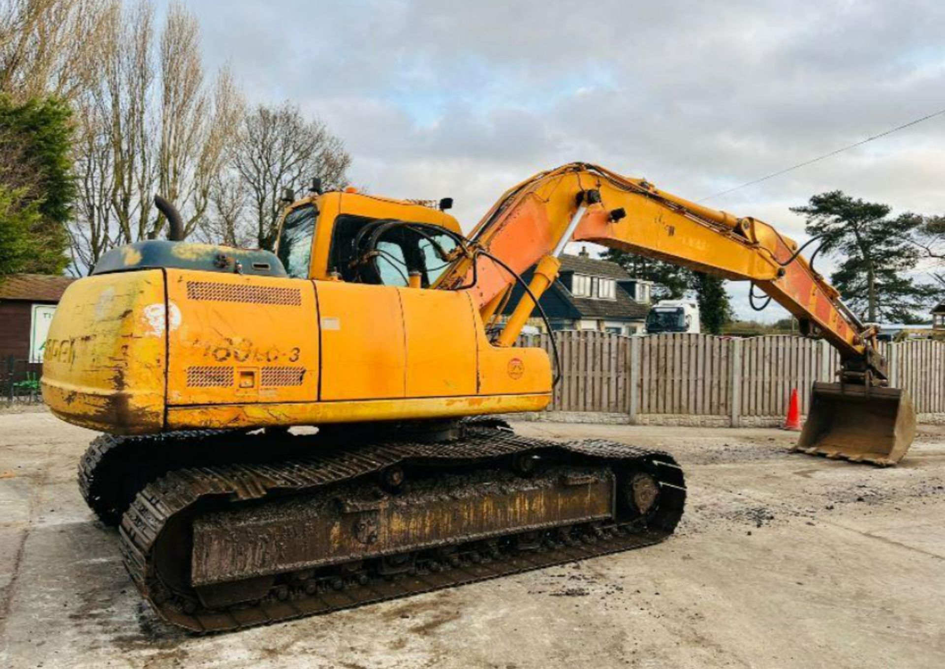 HYUNDIA R180LC-3 TRACKED EXCAVATOR C/W QUICK HITCH & BUCKET - Image 8 of 12