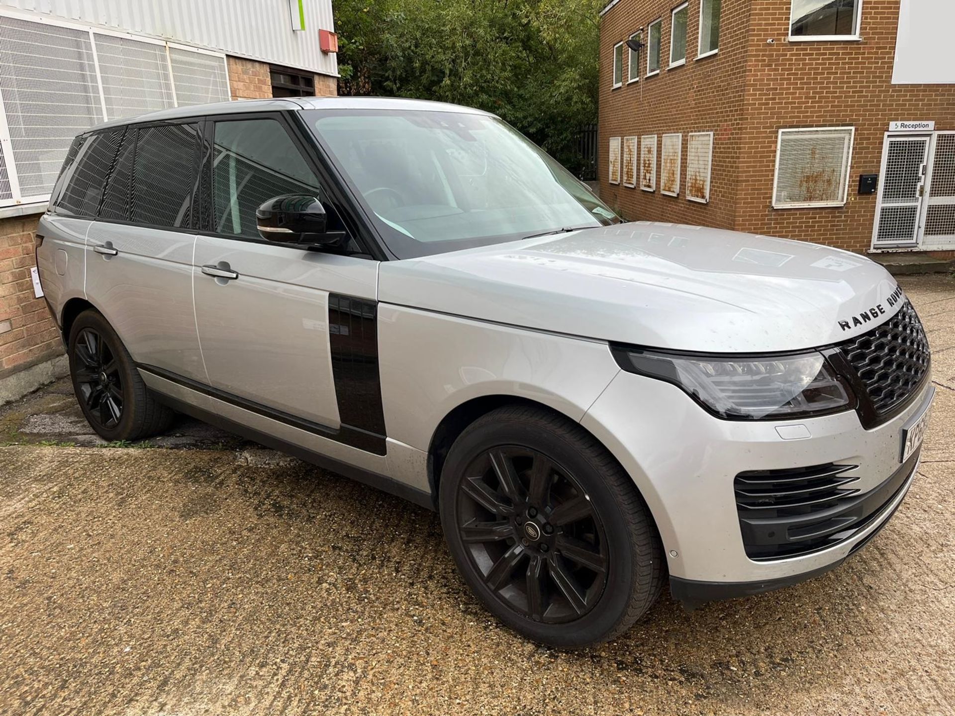 2018/68 LAND ROVER RANGE ROVER A-BIO SDV6 AUTO SUV ESTATE - 40,863 MILES - KP68 LXL