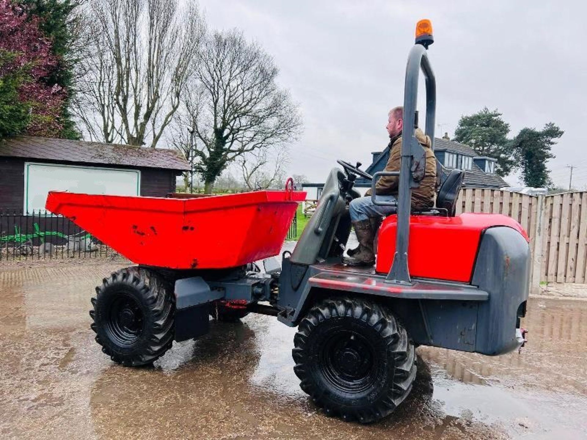 NEUSON 3001 4WD SWIVEL TIP DUMPER * YEAR 2008 , 1524 HOURS * C/W ROLE BAR