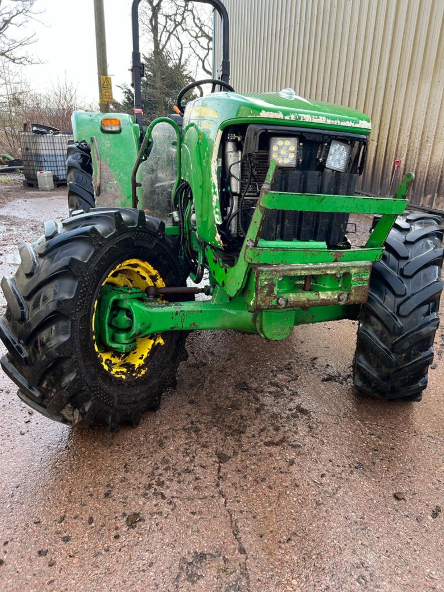 2015 JD 5055E TRACTOR - 10500 HOURS - IN WORKING ORDER