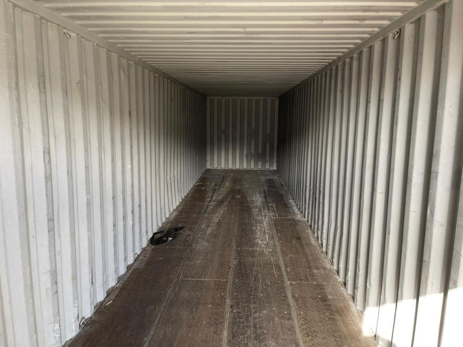 1 X 40' SHIPPING CONTAINER - WIND AND WATERTIGHT - Image 4 of 6