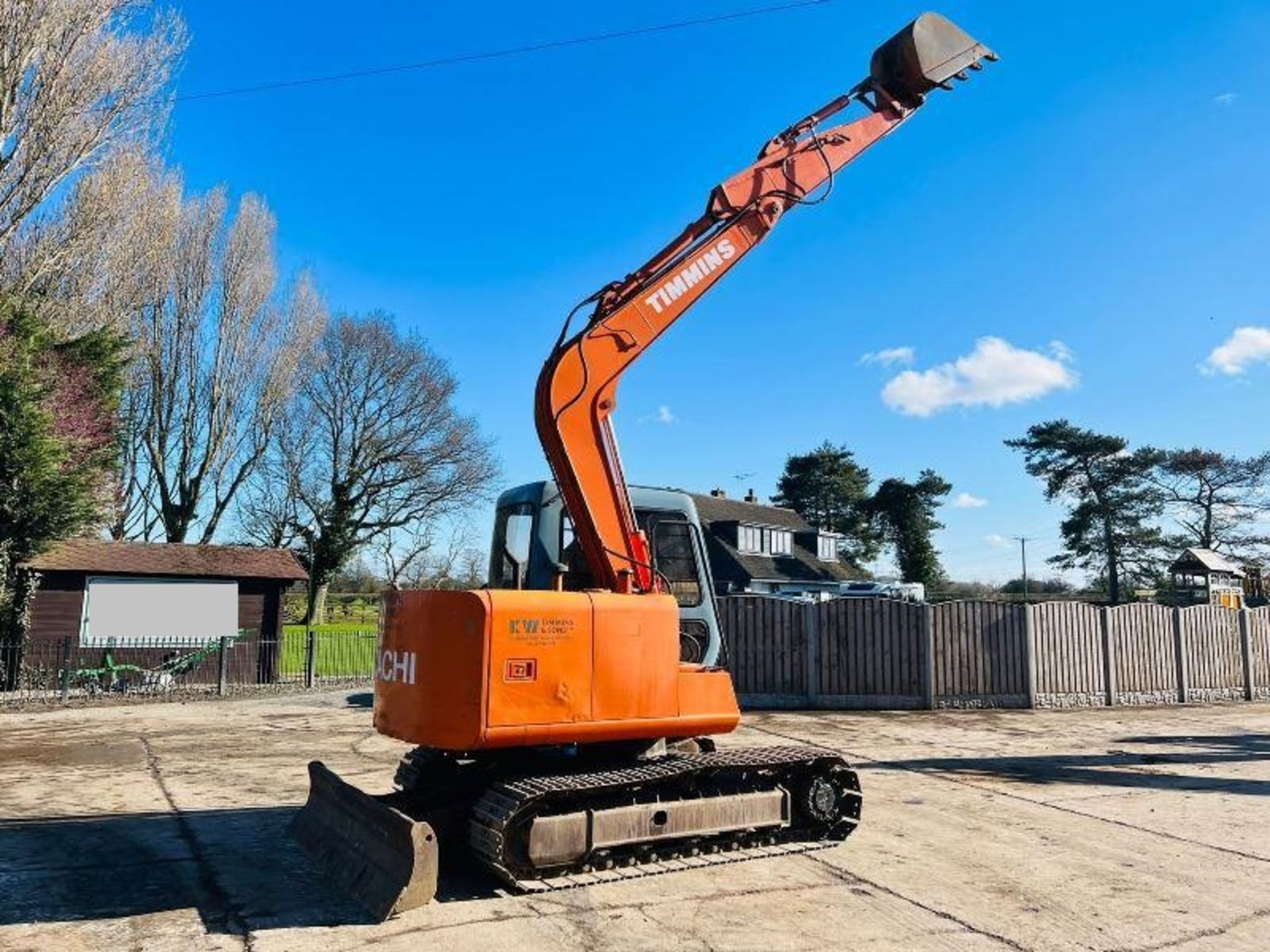 HITACHI EX60-3 TRACKED EXCAVATOR C/W BUCKET - Image 7 of 15