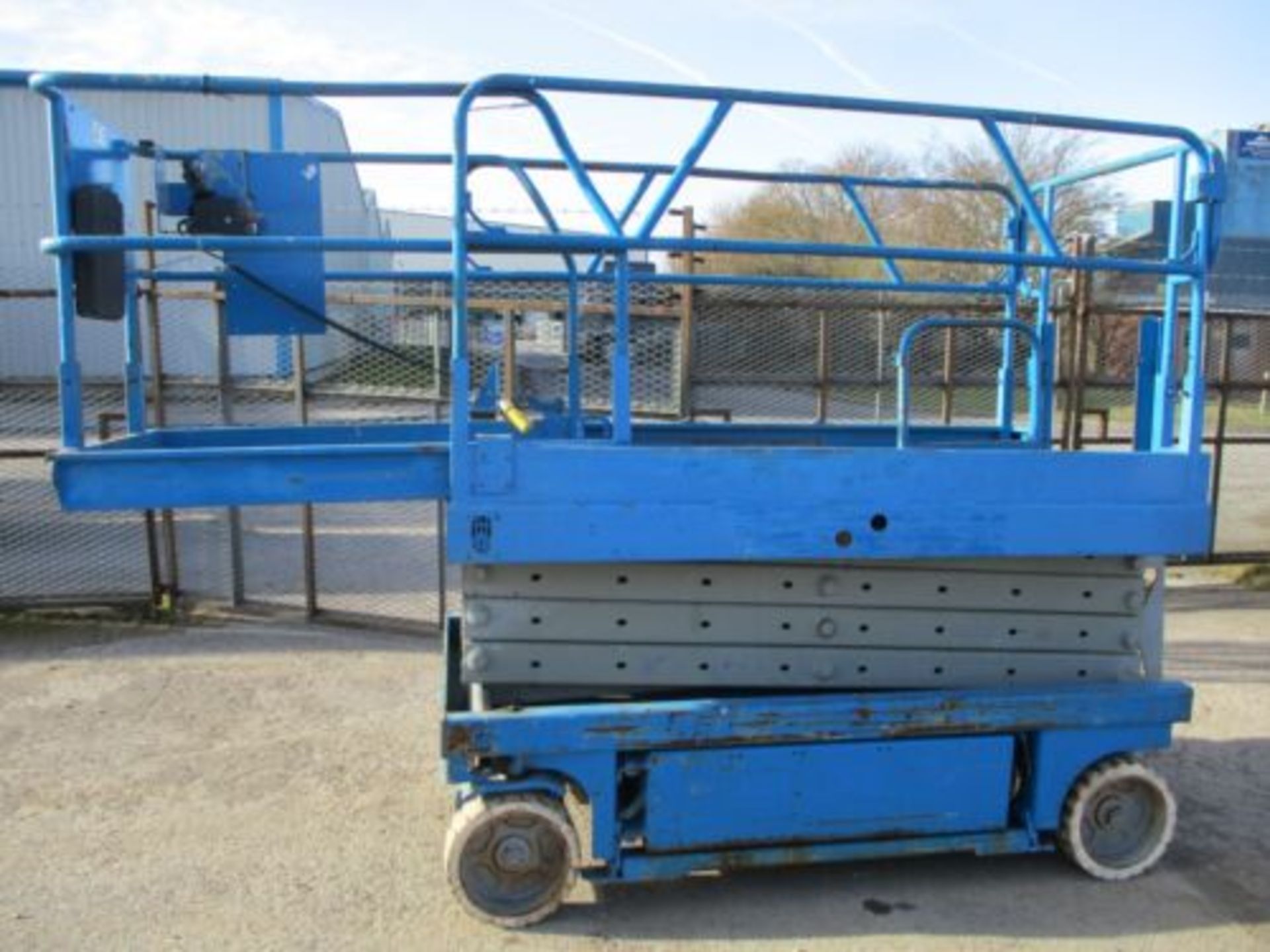 GENIE 2646 SCISSOR LIFT ACCESS PLATFORM CHERRY PICKER SKYJACK 3219 4626 1932