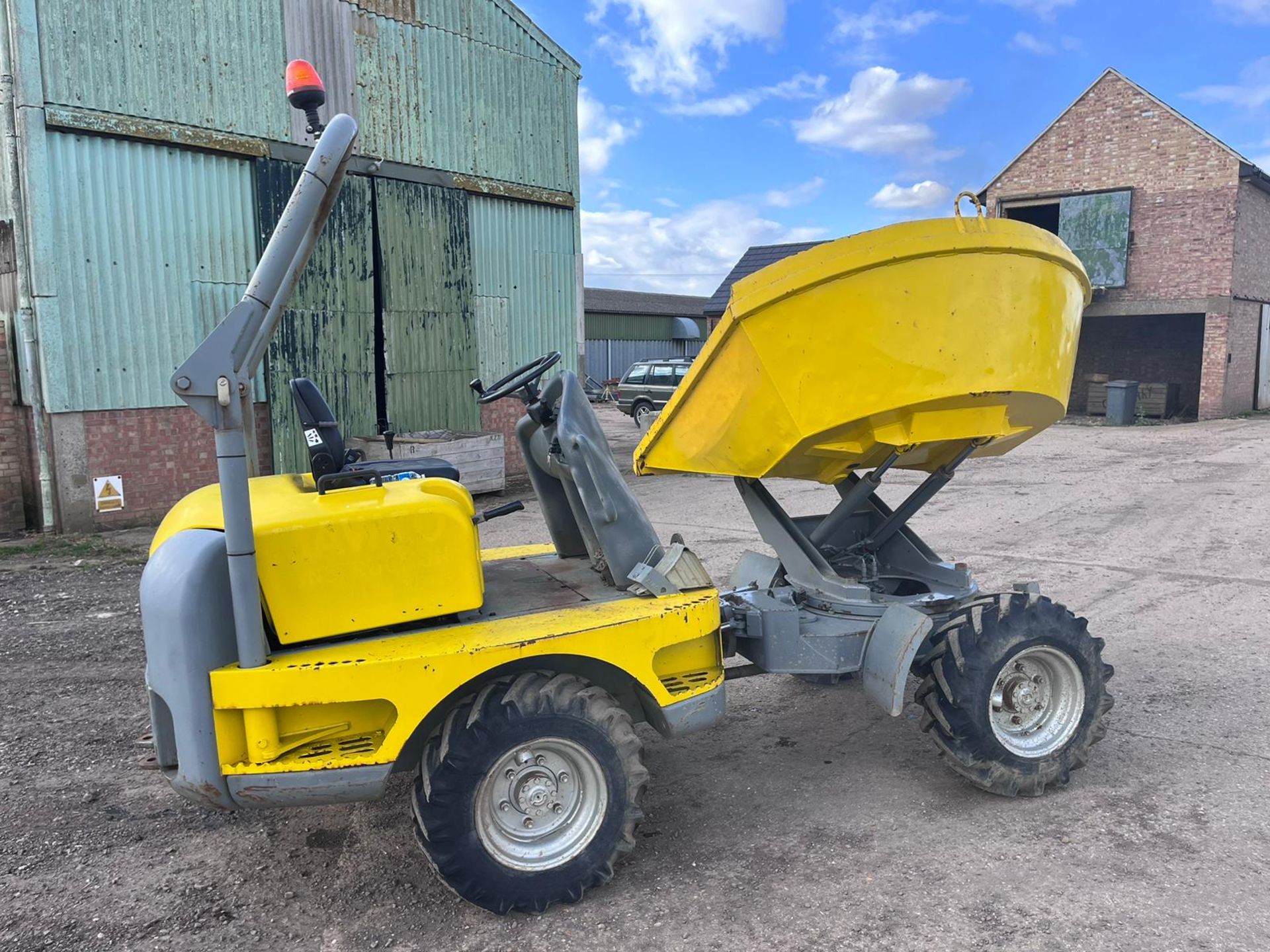 WACKER NEUSON 3 TONNE SWIVEL TIP DUMPER - Image 3 of 12