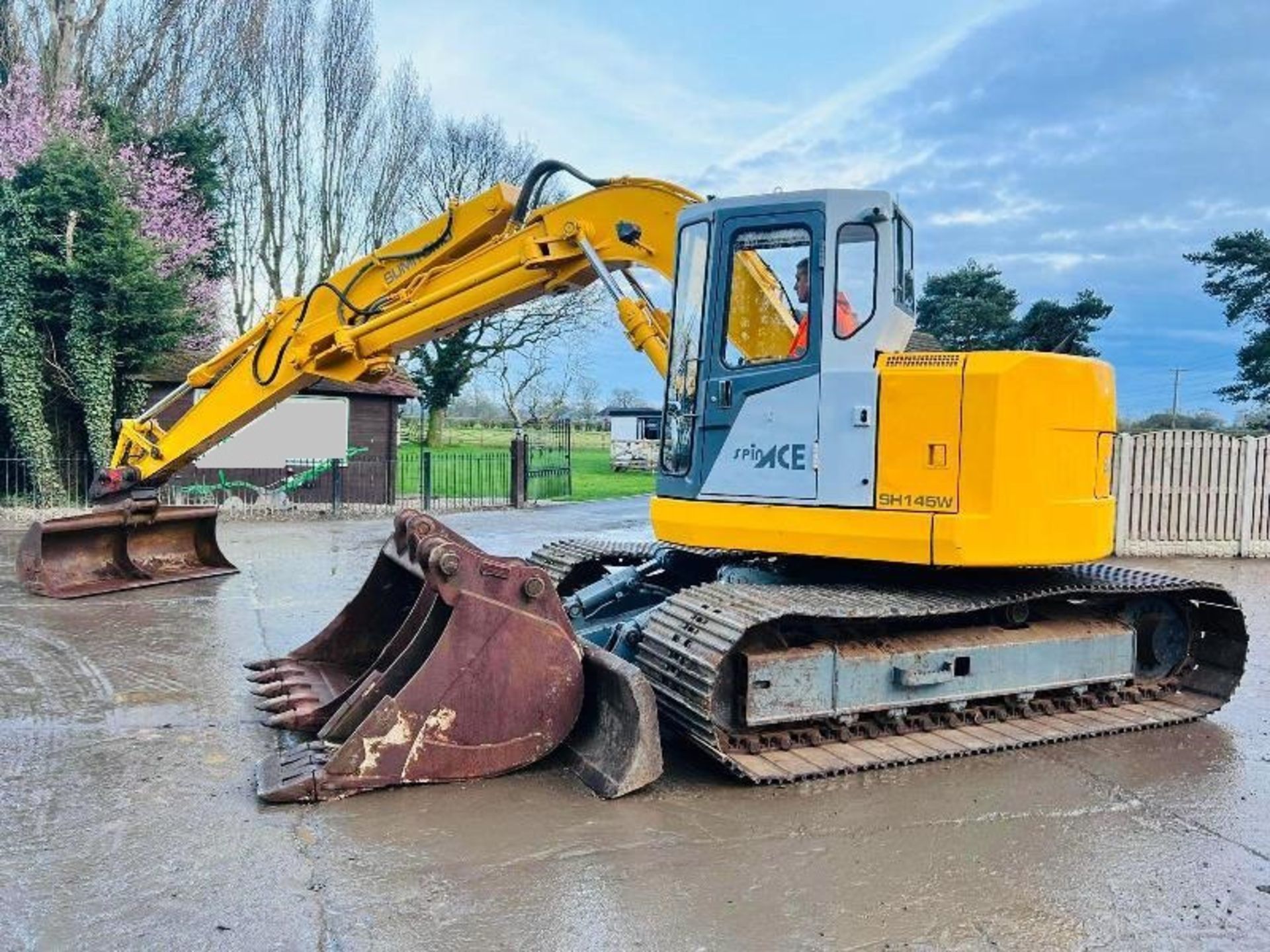 SUMIMOTO SH145W EXCAVATOR * ZERO SWING * C/W BUCKETS & QUICK HITCH - Image 3 of 19