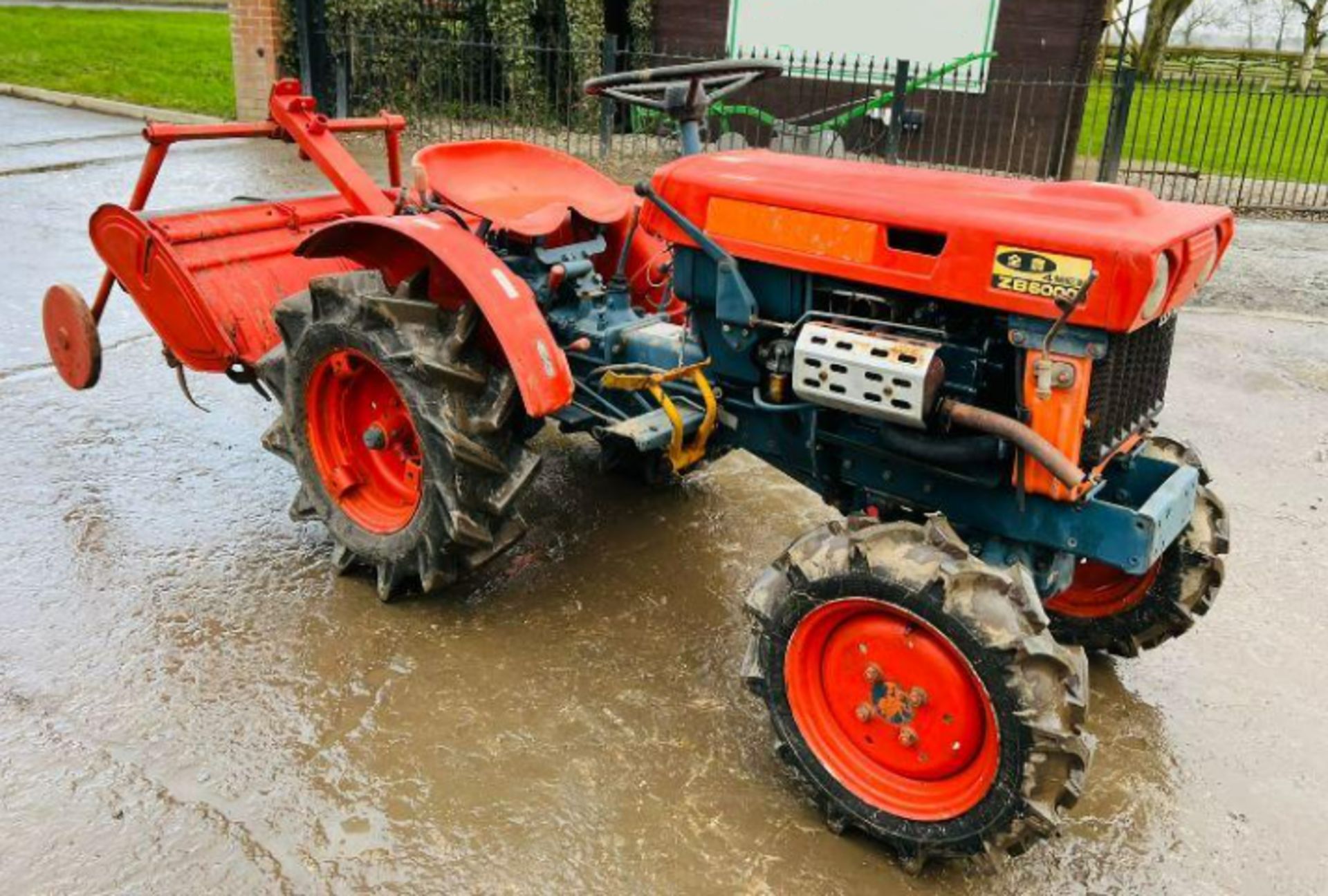 KUBOTA B6000 4WD COMPACT TRACTOR C/W ROTAVATOR