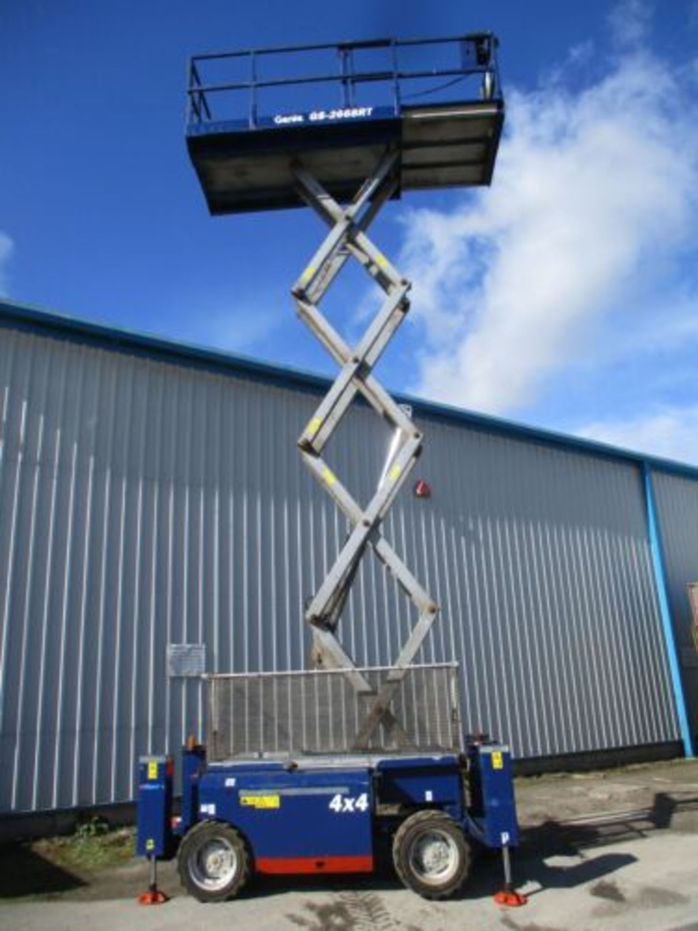 2008 GENIE GS 2668 SCISSOR LIFT ACCESS PLATFORM CHERRY PICKER MEWP UPRIGHT 4X4 - Image 12 of 13