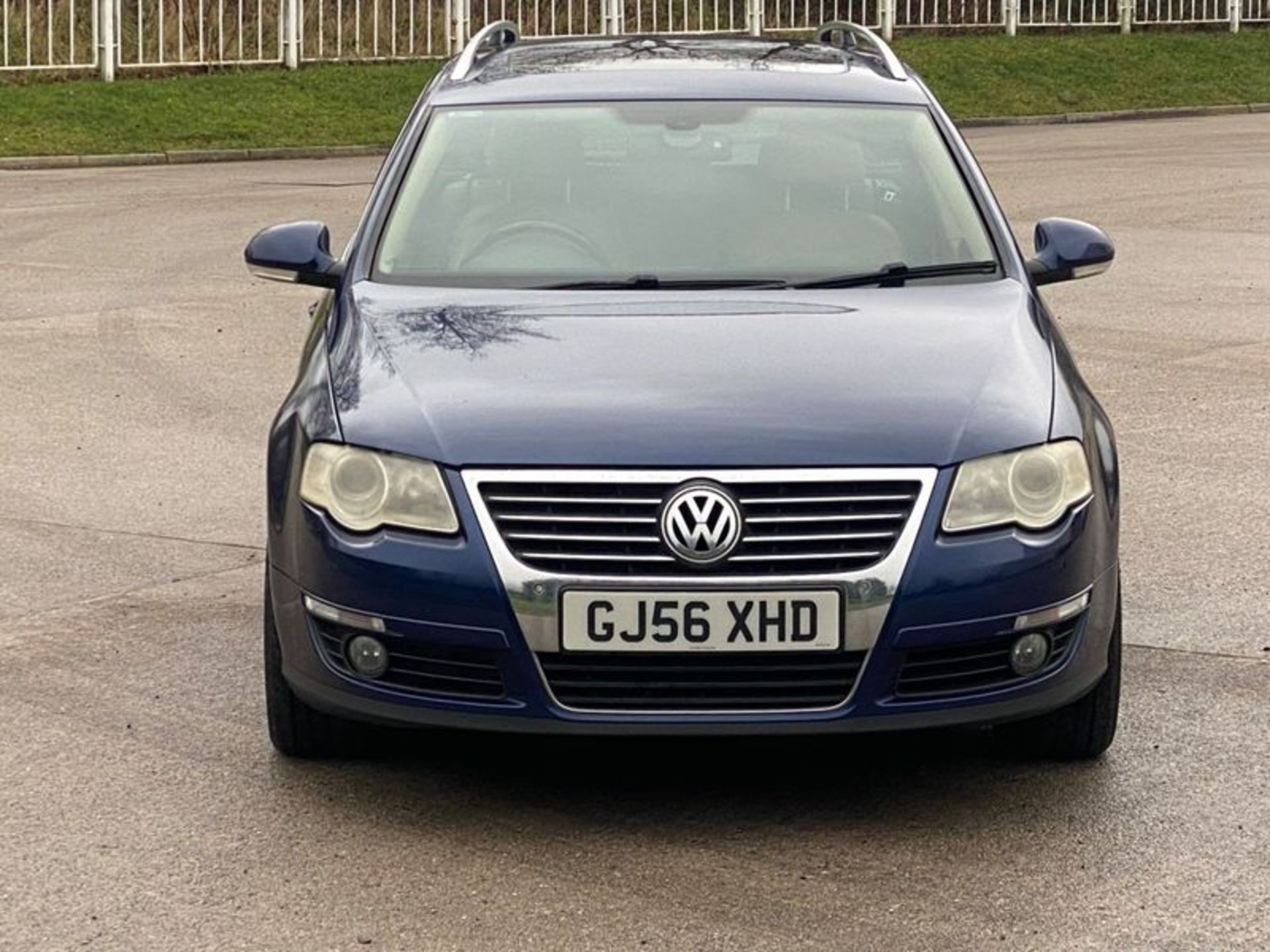 VOLKSWAGEN PASSAT 2.0 TDI SEL DSG EURO 4 5DR 2006 (56 REG) - Image 2 of 34