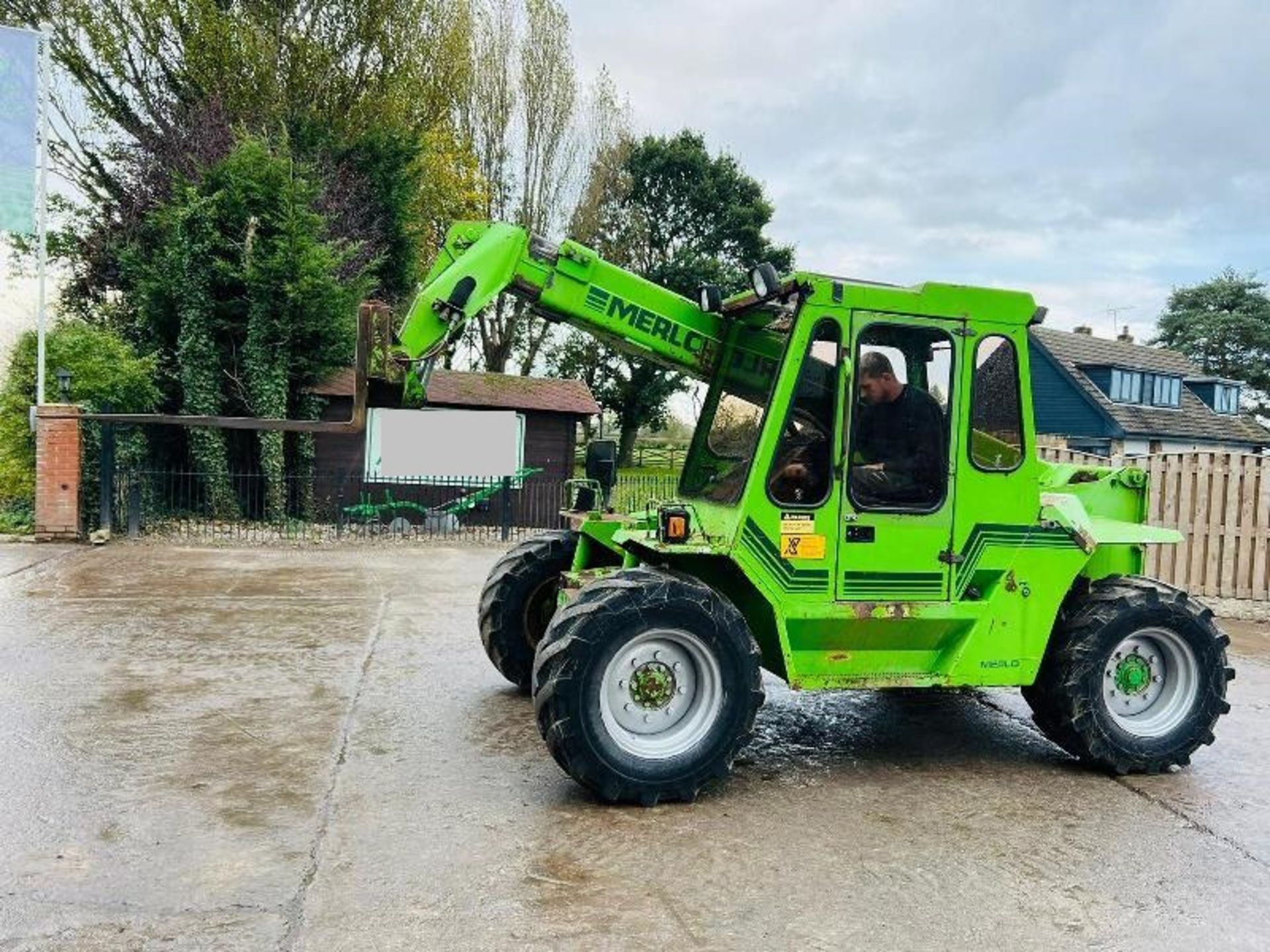 MERLO P30.7-XS 4WD TELEHANDLER C/W PALLET TINES - Image 16 of 18