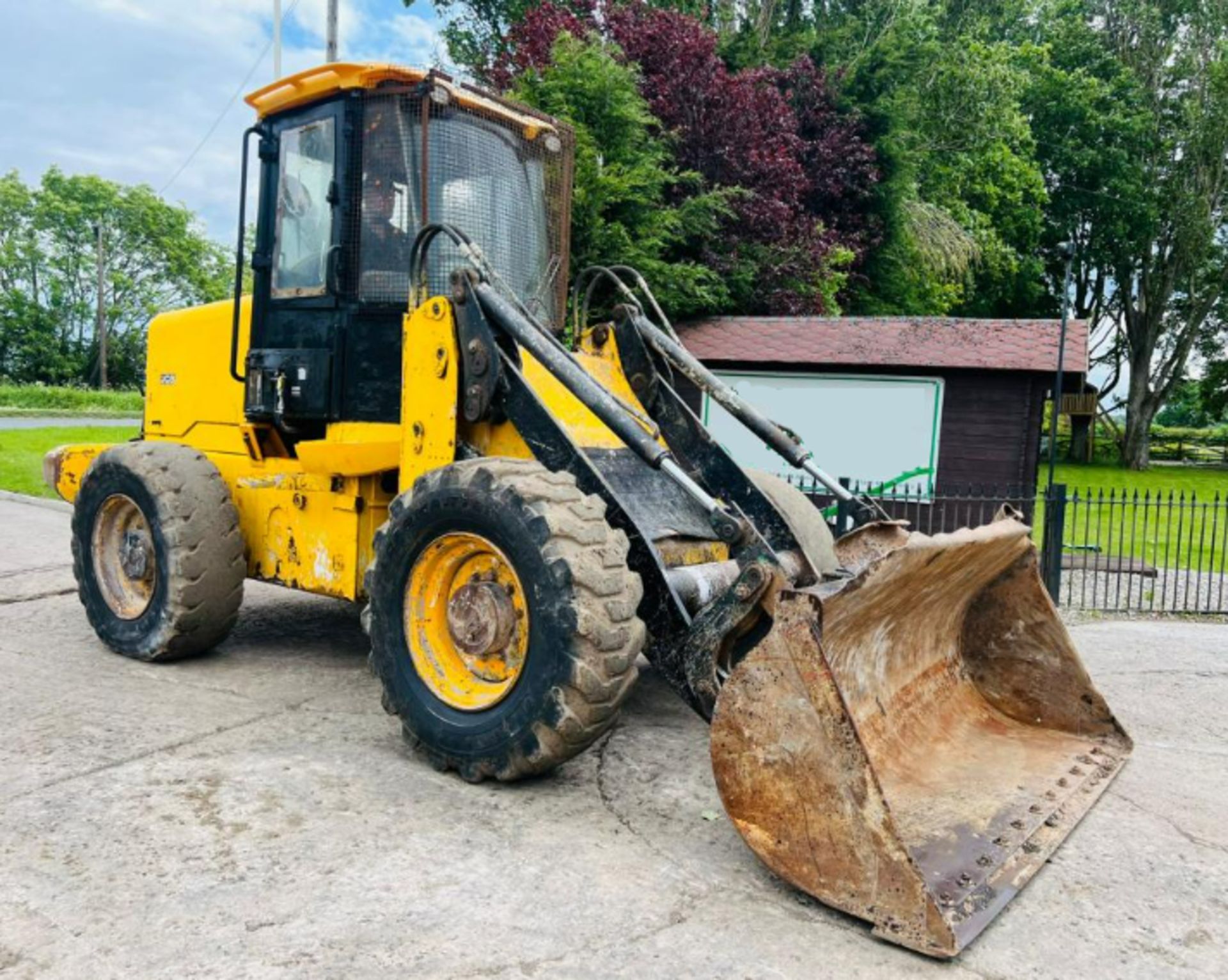 JCB 411 4WD LOADING SHOVEL * YEAR 2010 * C/W BUCKET - Bild 7 aus 17