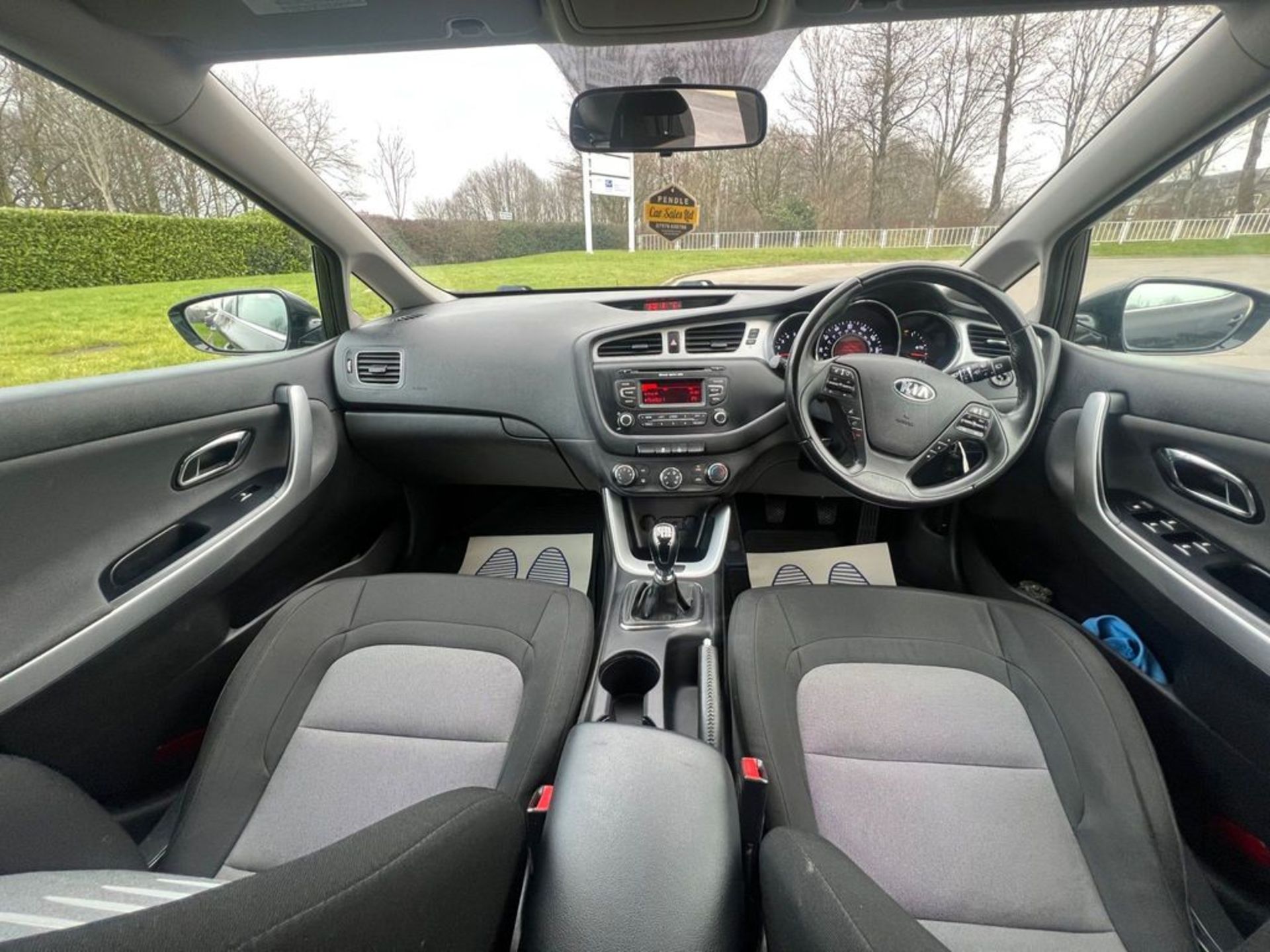 KIA CEED 1.6 CRDI ECODYNAMICS 2 EURO 5 (S/S) 5DR - Image 29 of 38