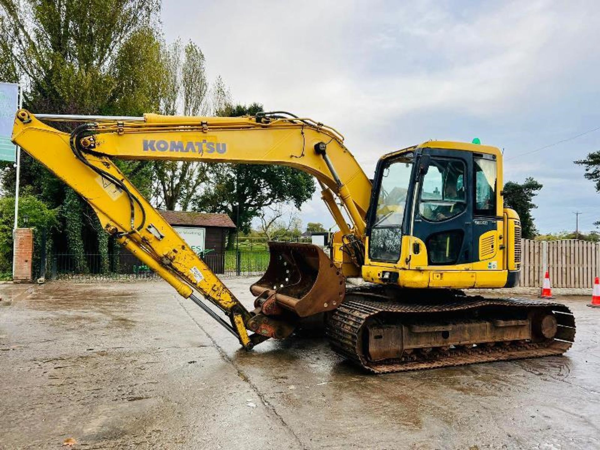 KOMATSU PC138US TRACKED EXCAVATOR * ZERO SWING * C/W QUICK HITCH - Image 9 of 17