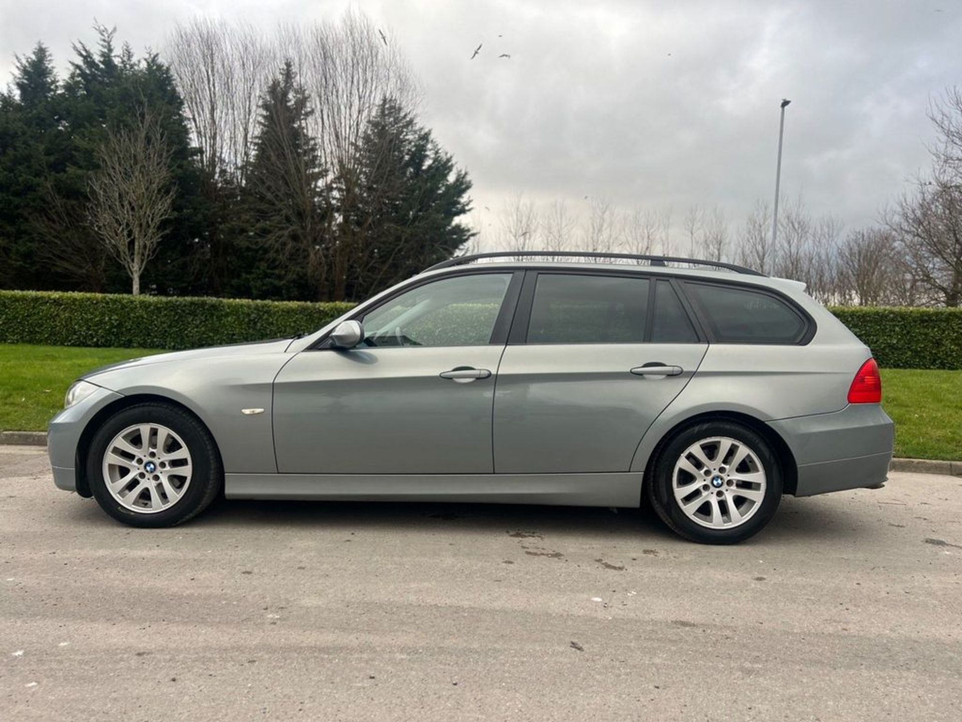 BMW 3 SERIES 2.0 320D SE TOURING AUTO EURO 4 5DR - Image 38 of 44