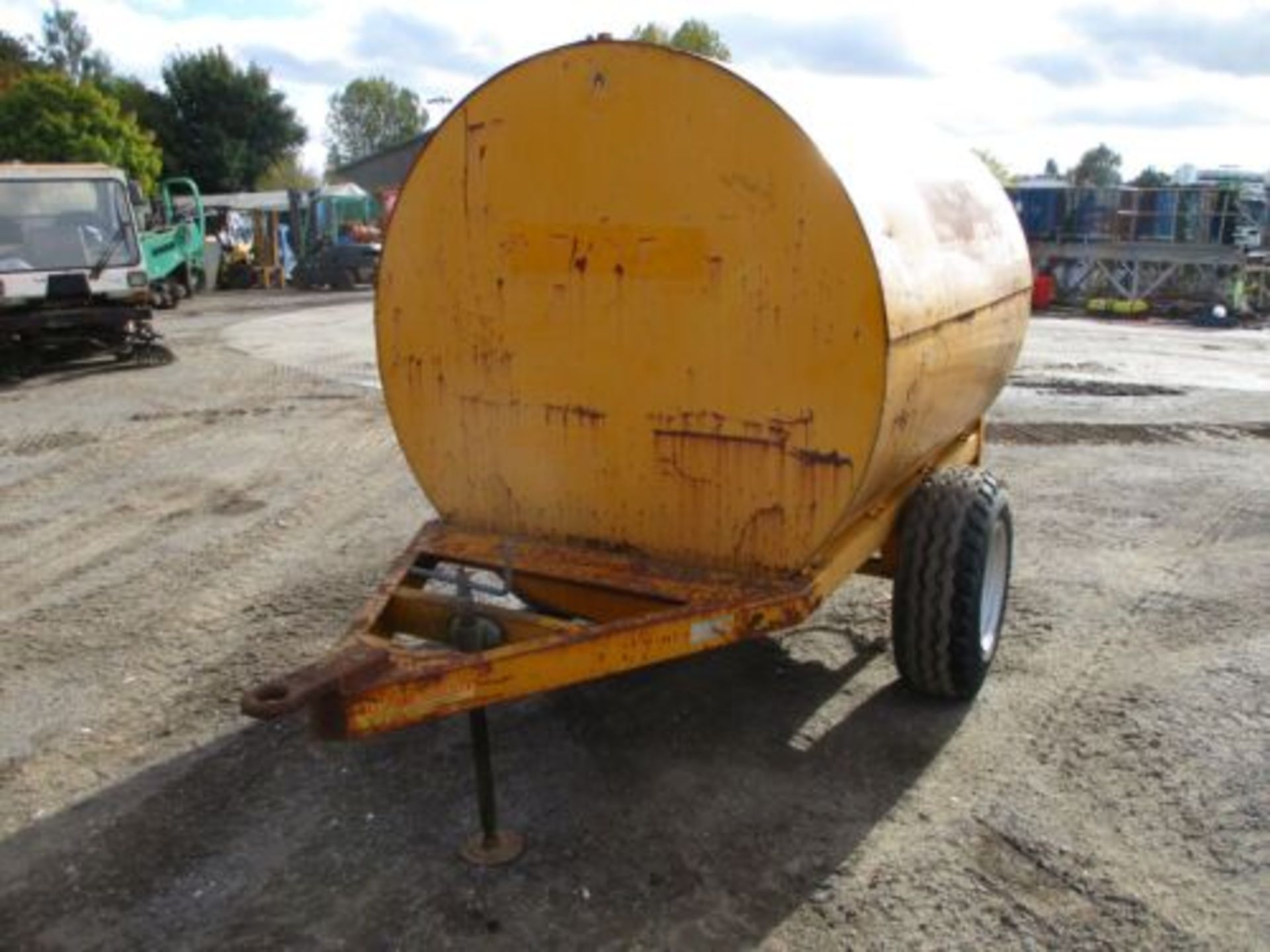TRAILER ENGINEERING BUNDED FUEL BOWSER DIESEL TANK TOWABLE DELIVERY ARRANGED - Image 2 of 5