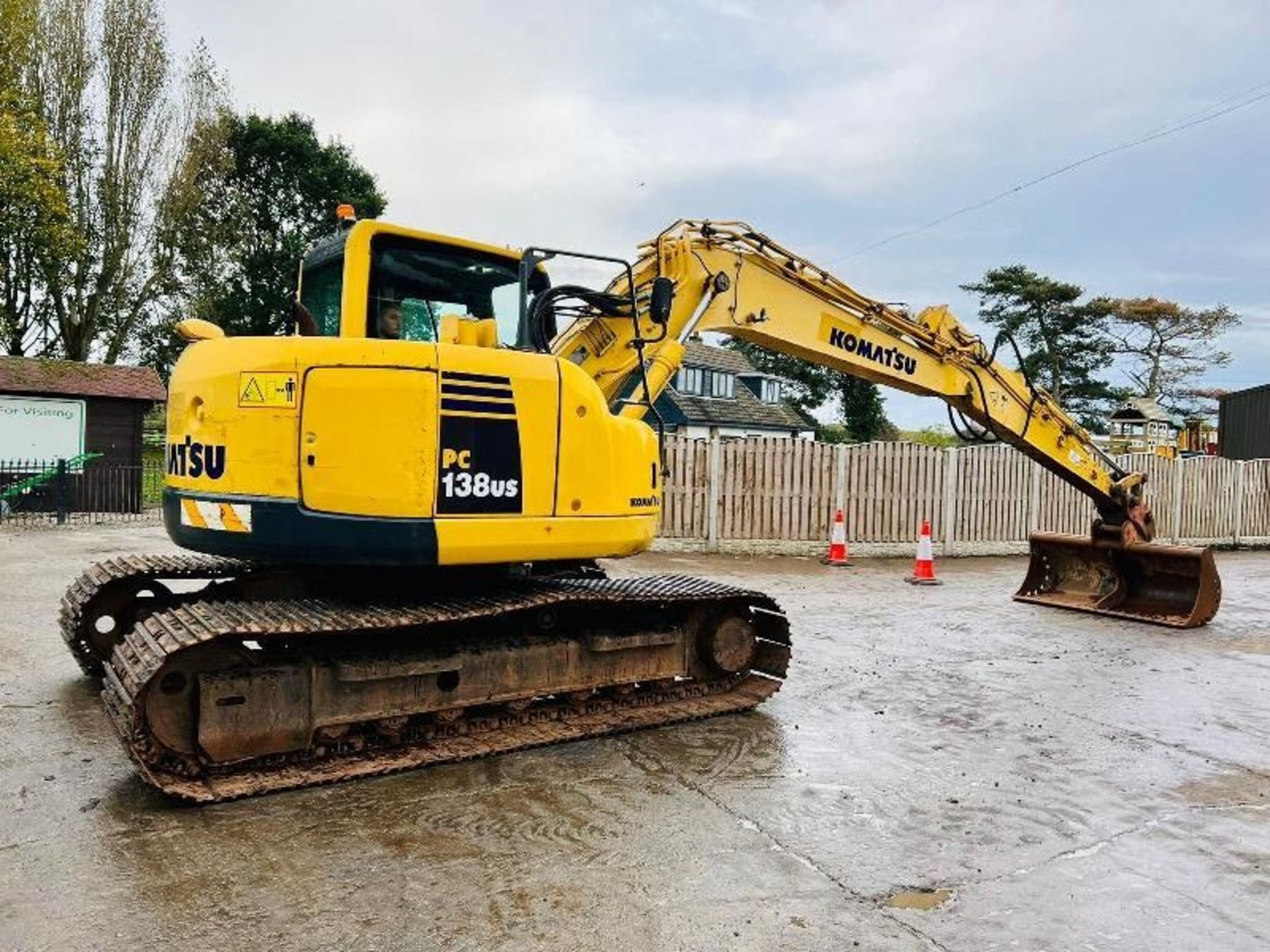 KOMATSU PC138US TRACKED EXCAVATOR * ZERO SWING * C/W QUICK HITCH - Image 6 of 17