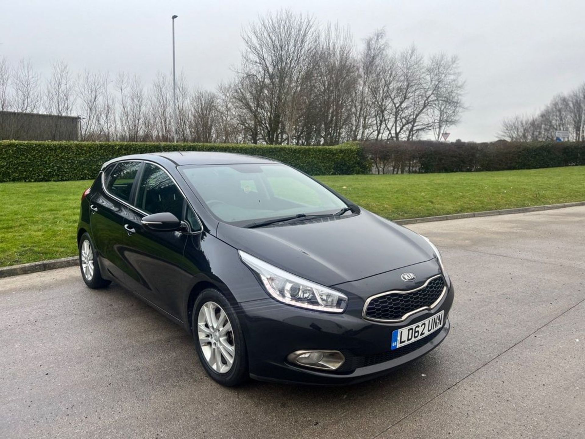 KIA CEED 1.6 CRDI ECODYNAMICS 2 EURO 5 (S/S) 5DR - Image 6 of 38