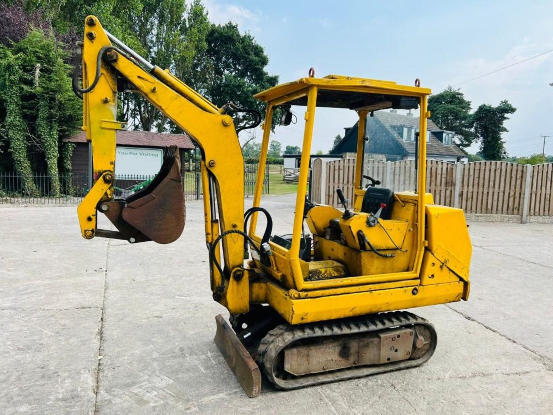 NEUSON 2000 TRACKED MINI EXCAVATOR C/W KUBOTA ENGINE - Image 4 of 14