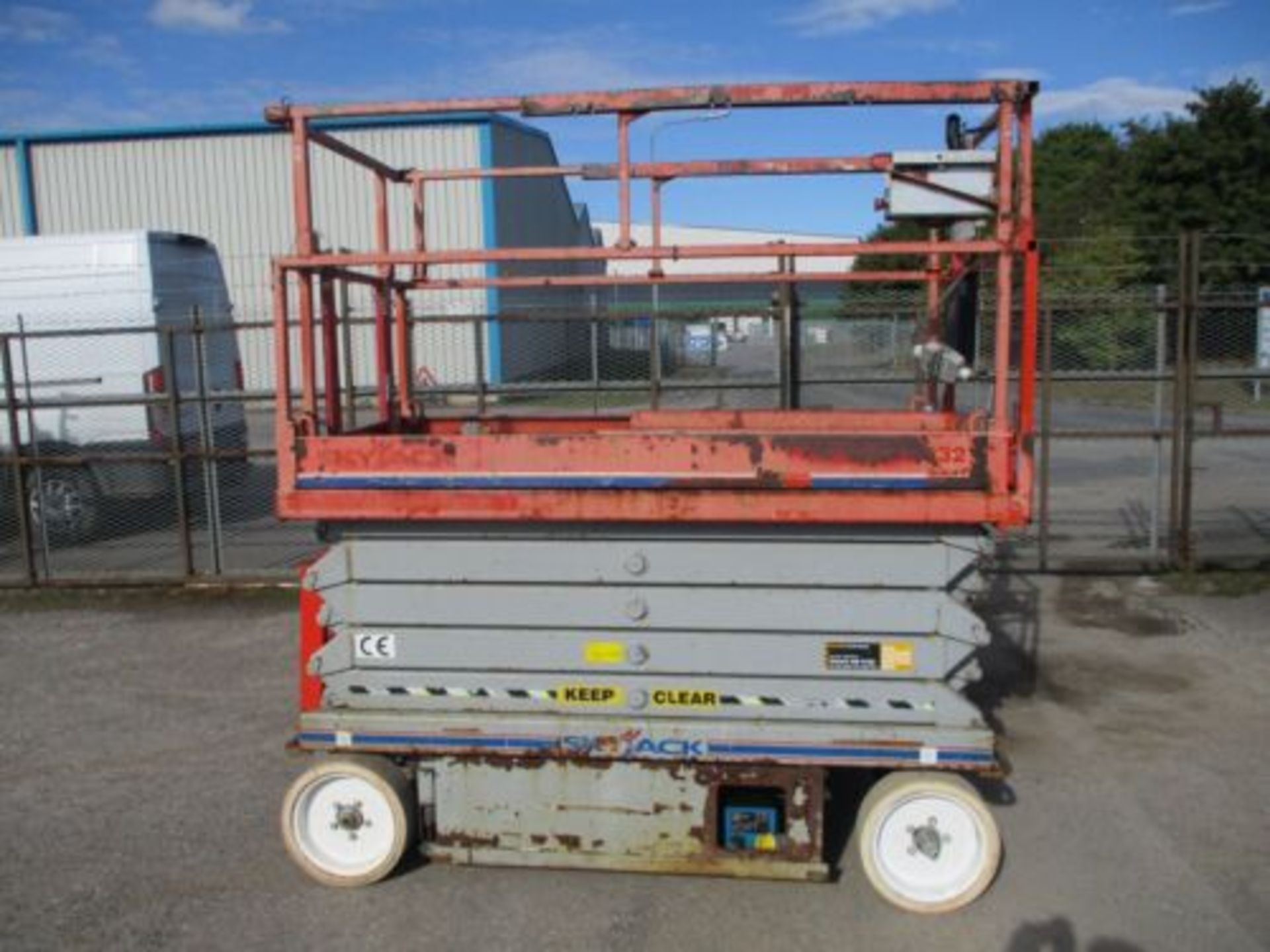 SKYJACK SJ4632 SCISSOR LIFT ACCESS PLATFORM CHERRY PICKER GENIE 3246 DELIVE - Image 3 of 12