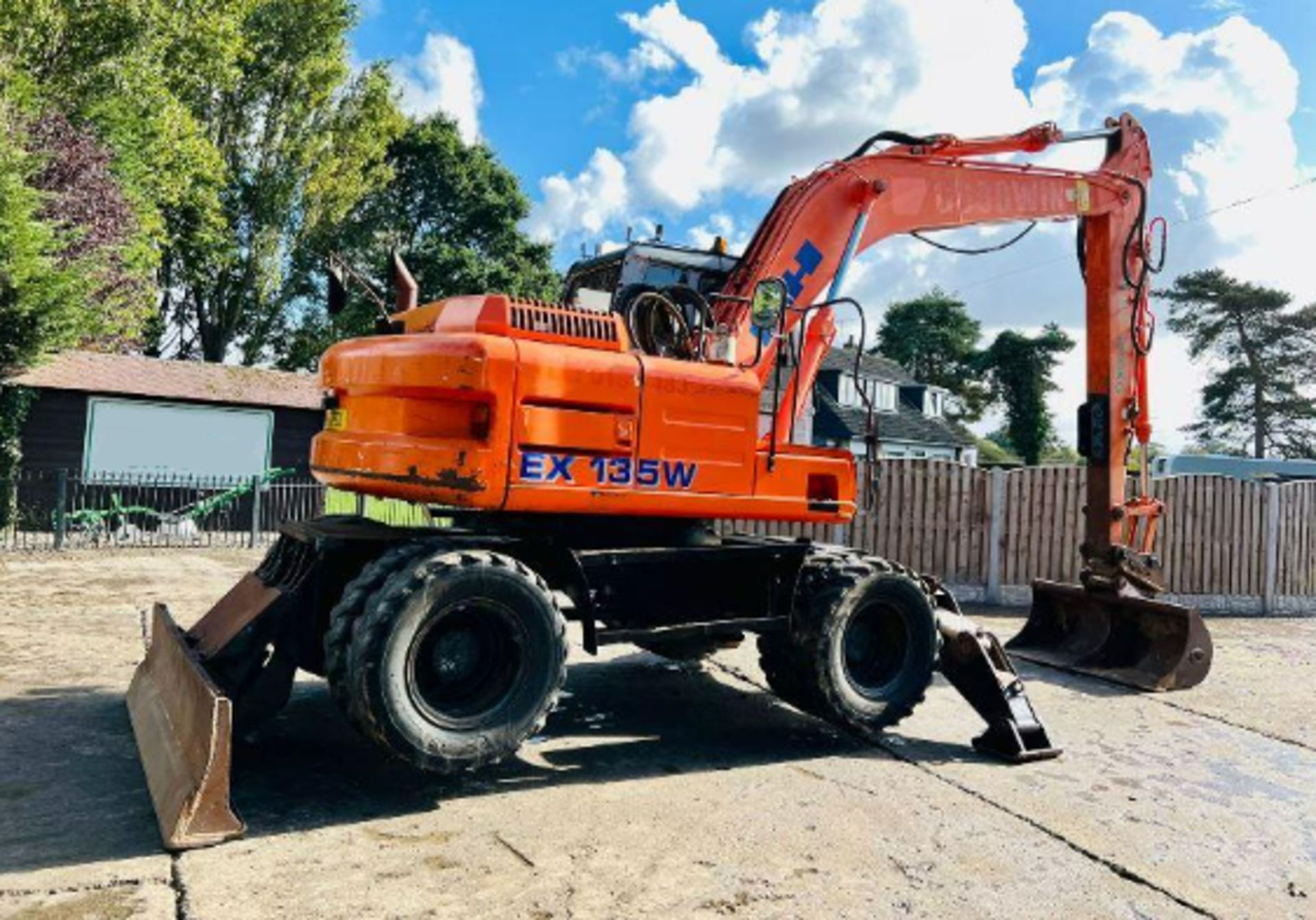 FIAT- HITACHI EX135W WHEELED EXCAVATOR C/W QUICK HITCH AND BUCKET - Image 7 of 11