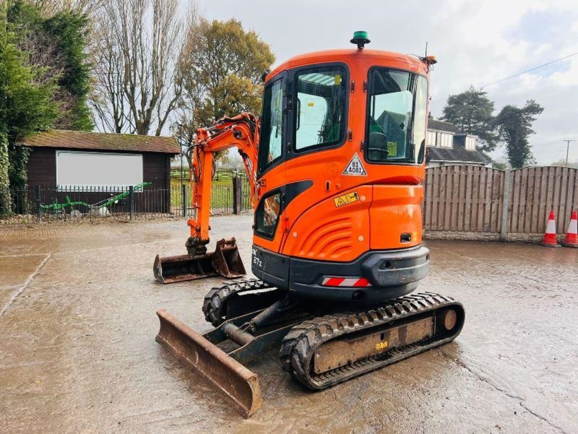 DOOSAN DX27Z TRACKED EXCAVATOR * ZERO SWING , YEAR 2016 * C/W QUICK HITCH - Image 11 of 16