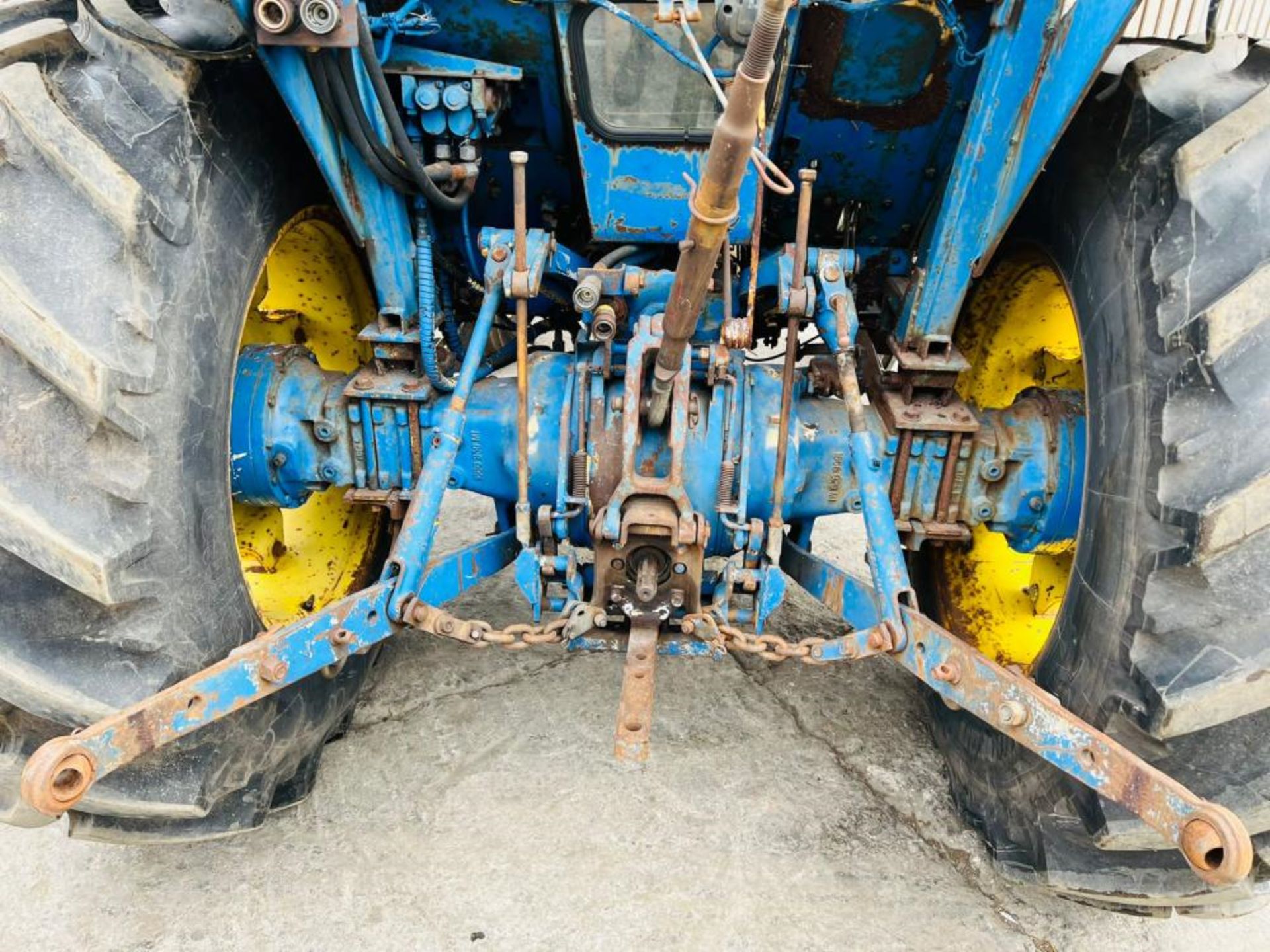 MASSEY FERGUSON 265 TRACTOR C/W REAR LINKAGE - Image 13 of 15