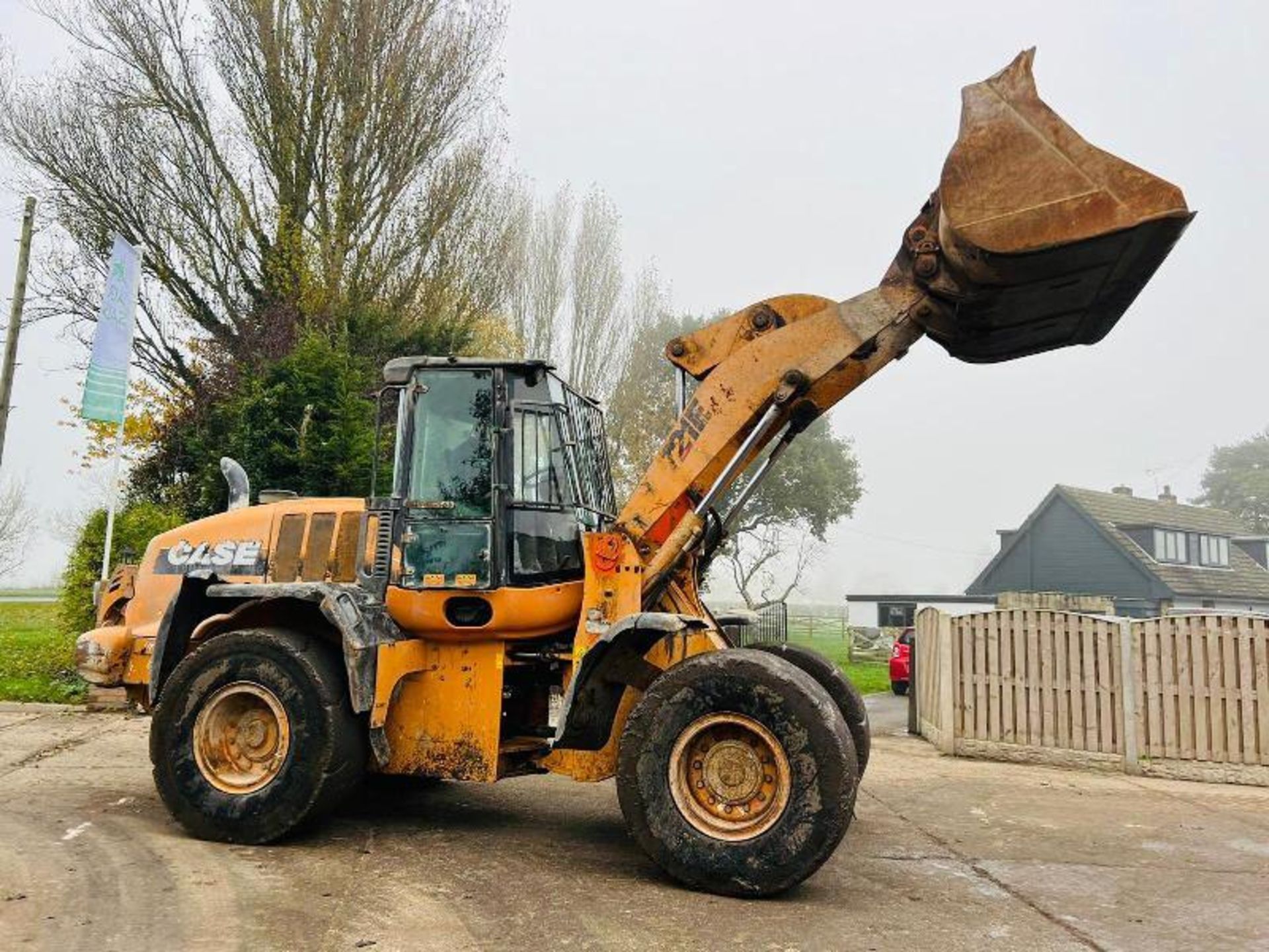 CASE 721E 4WD LOADING SHOVEL * YEAR 2010 * C/W BUCKET - Bild 13 aus 13