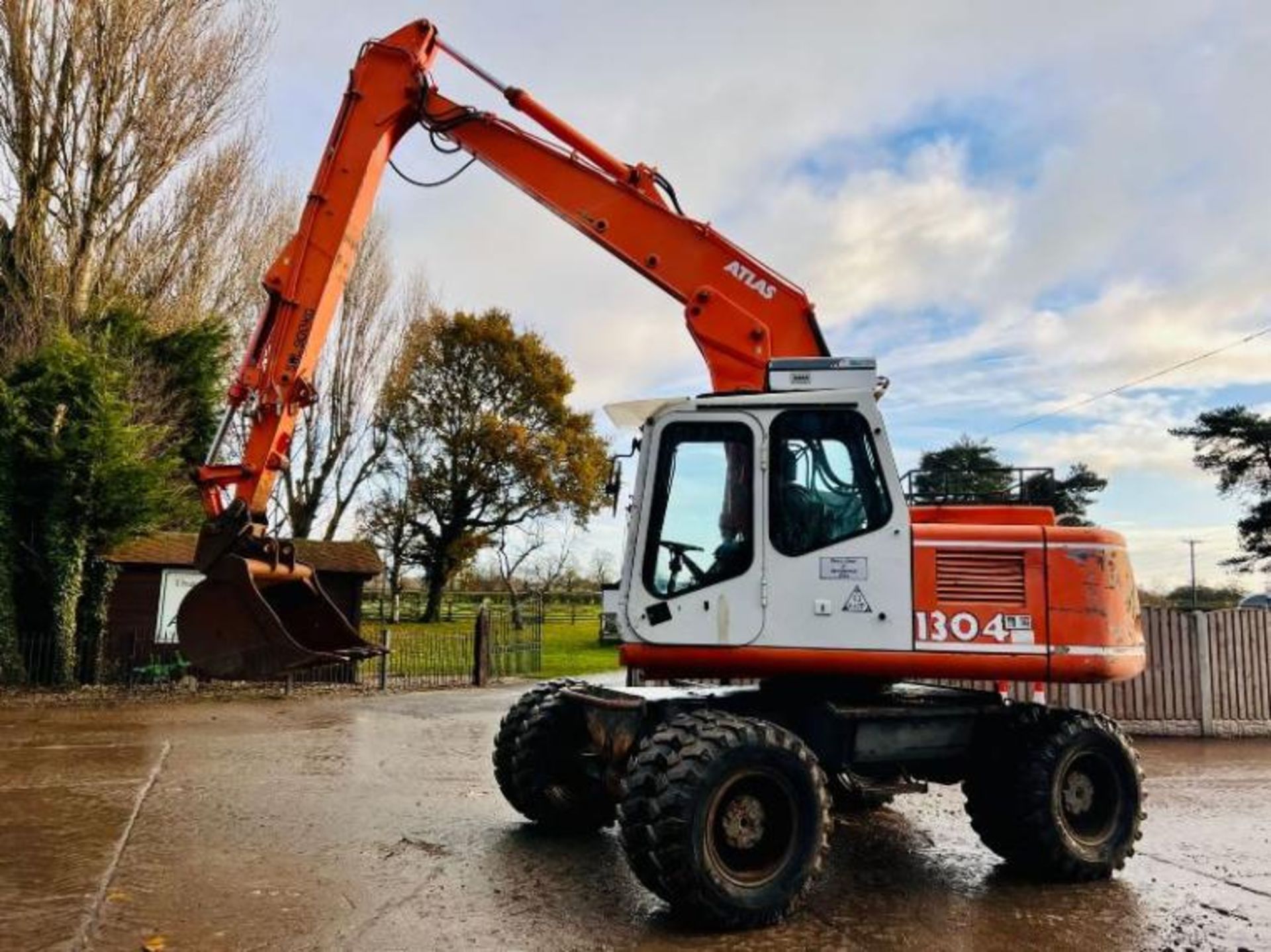 ATLAS 1304 4WD WHEELED EXCAVATOR C/W QUICK HITCH - Image 4 of 16