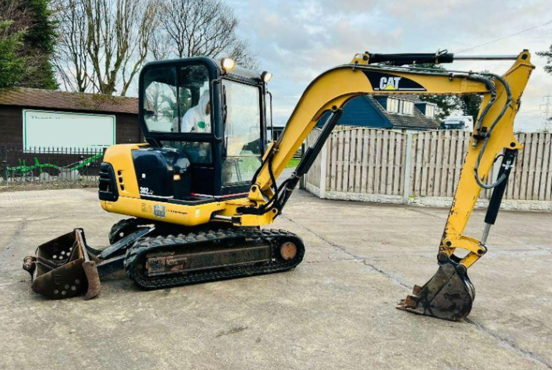 CATERPILLAR 302.5 TRACKED EXCAVATOR * ONLY 2237 HOURS * C/W 2 X BUCKETS - Bild 4 aus 13