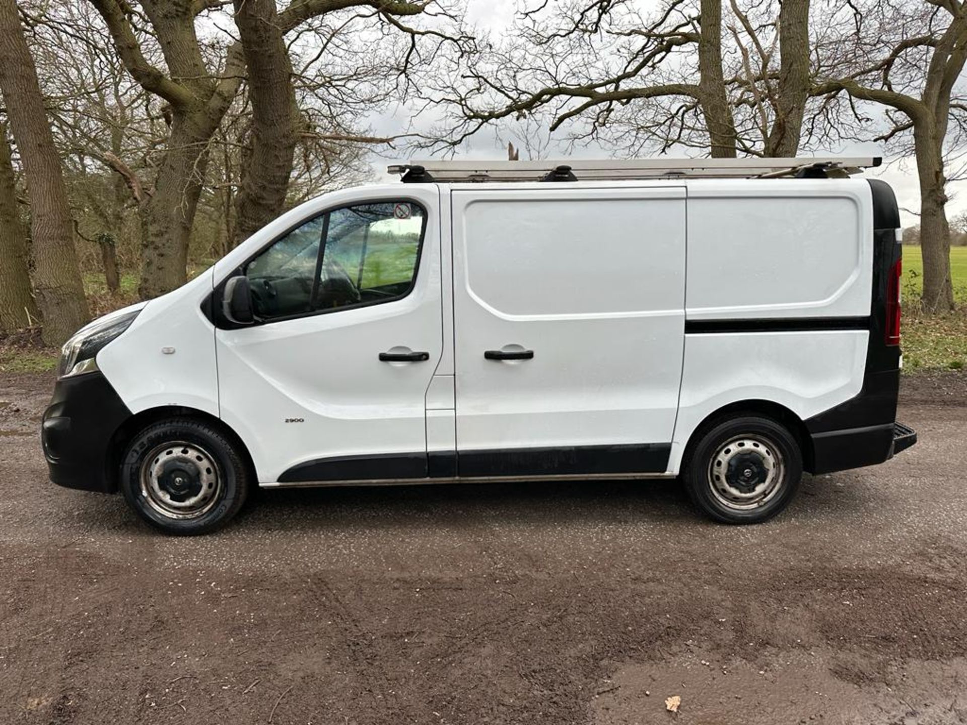 2015 15 VAUXHALL VIVARO PANEL VAN - EX BT - 89K MILES - TWIN SIDE DORRS- ROOF RACK - FE15 RWO - Image 3 of 9