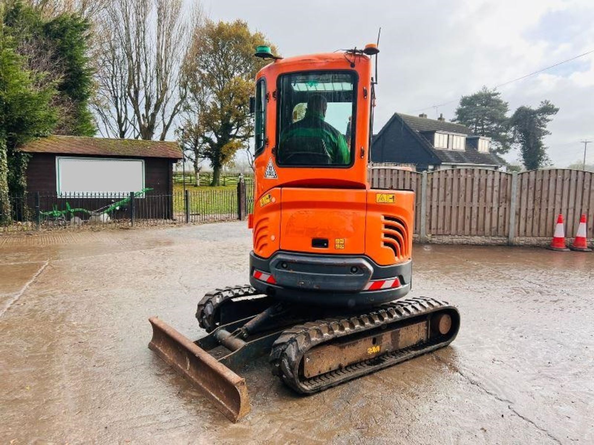 DOOSAN DX27Z TRACKED EXCAVATOR * ZERO SWING , YEAR 2016 * C/W QUICK HITCH - Image 5 of 16