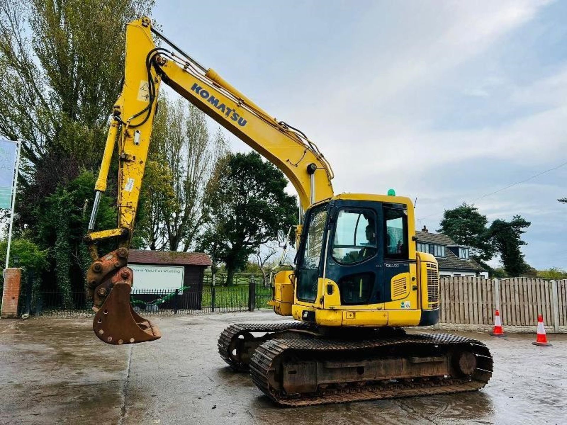 KOMATSU PC138US TRACKED EXCAVATOR * ZERO SWING * C/W QUICK HITCH - Image 5 of 17