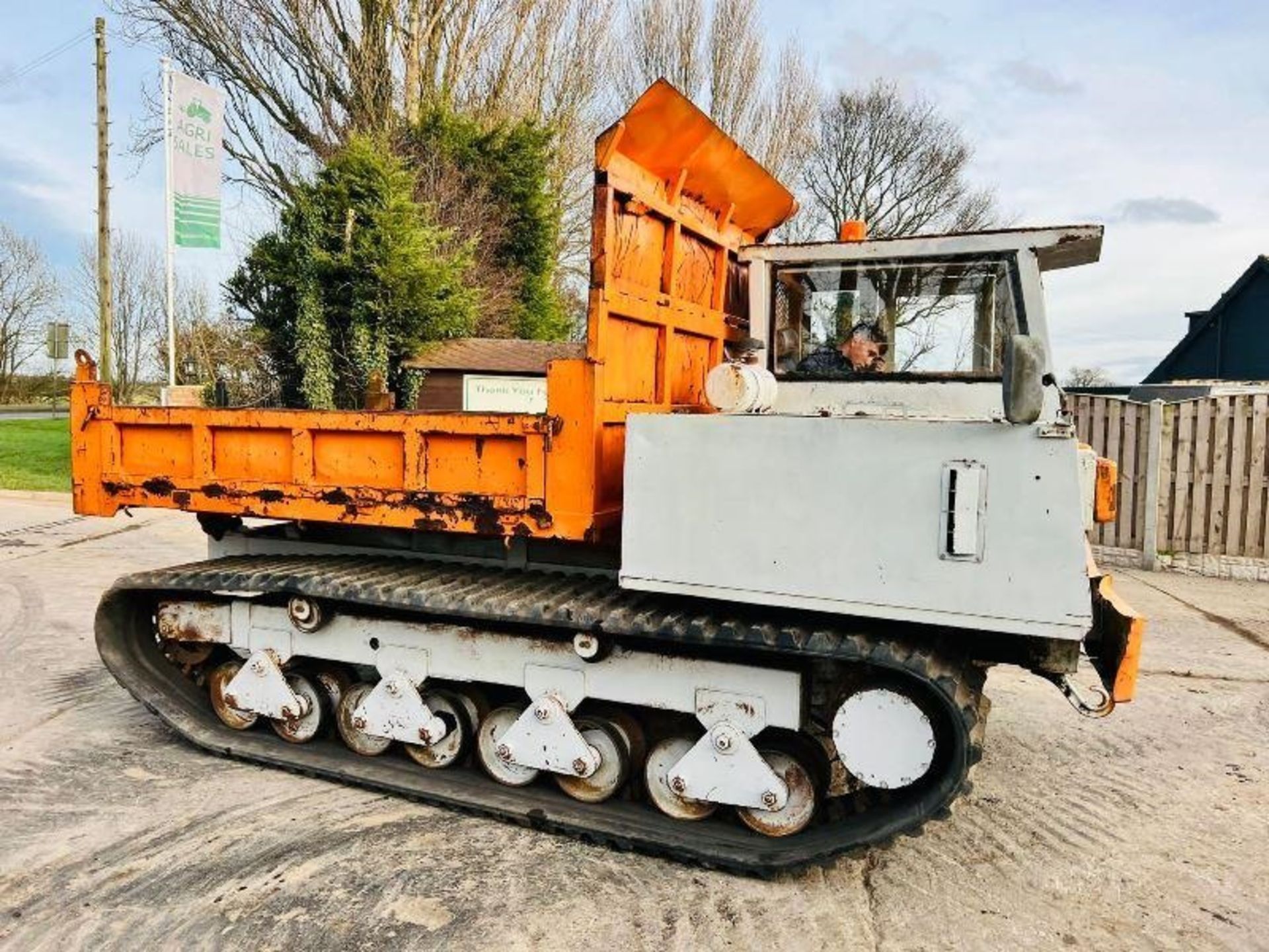 MOROOKA 7 TON TRACKED DUMPER C/W HYDRAULIC TIP - Image 11 of 14