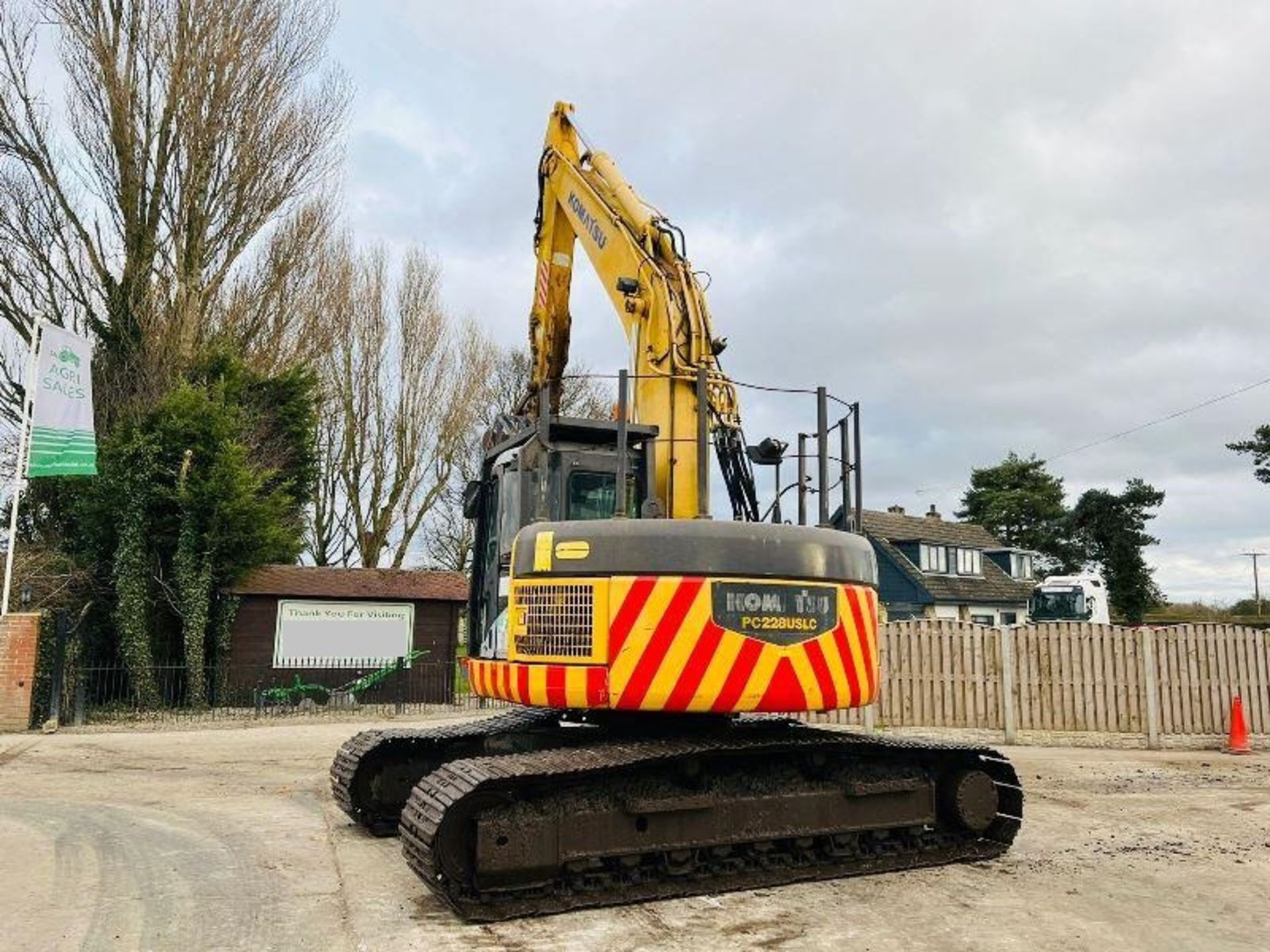 KOMATSU PC228USLC-3 EXCAVATOR * ZERO SWING * C/W DEMOLITION GARUDS - Image 7 of 11