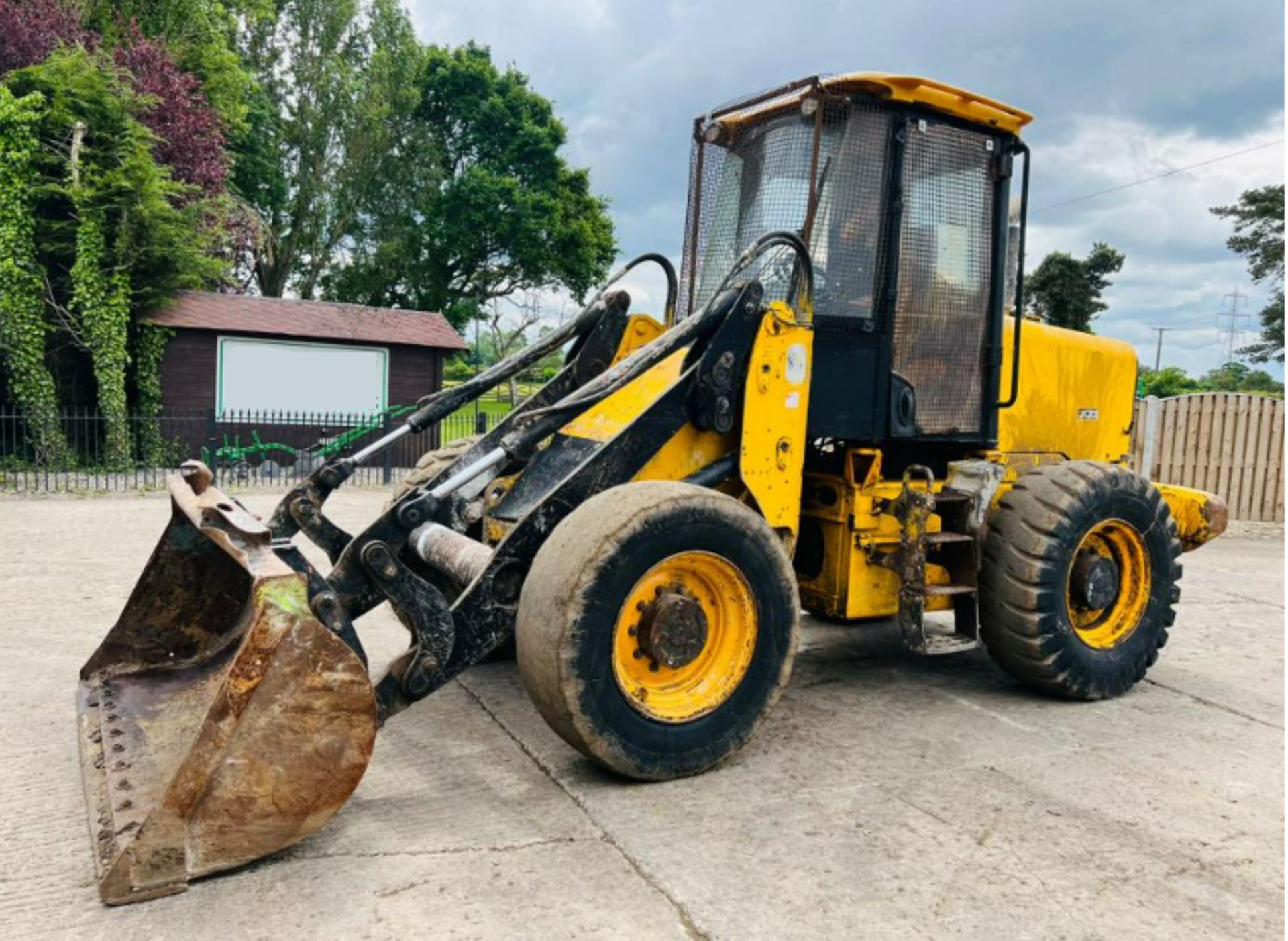 JCB 411 4WD LOADING SHOVEL * YEAR 2010 * C/W BUCKET - Bild 9 aus 17