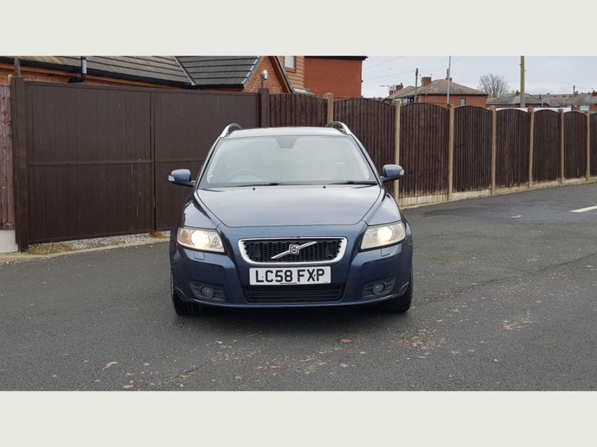 VOLVO V50 2.0D SE LUX EURO 4 5DR 2008 (58 REG) - Image 2 of 66