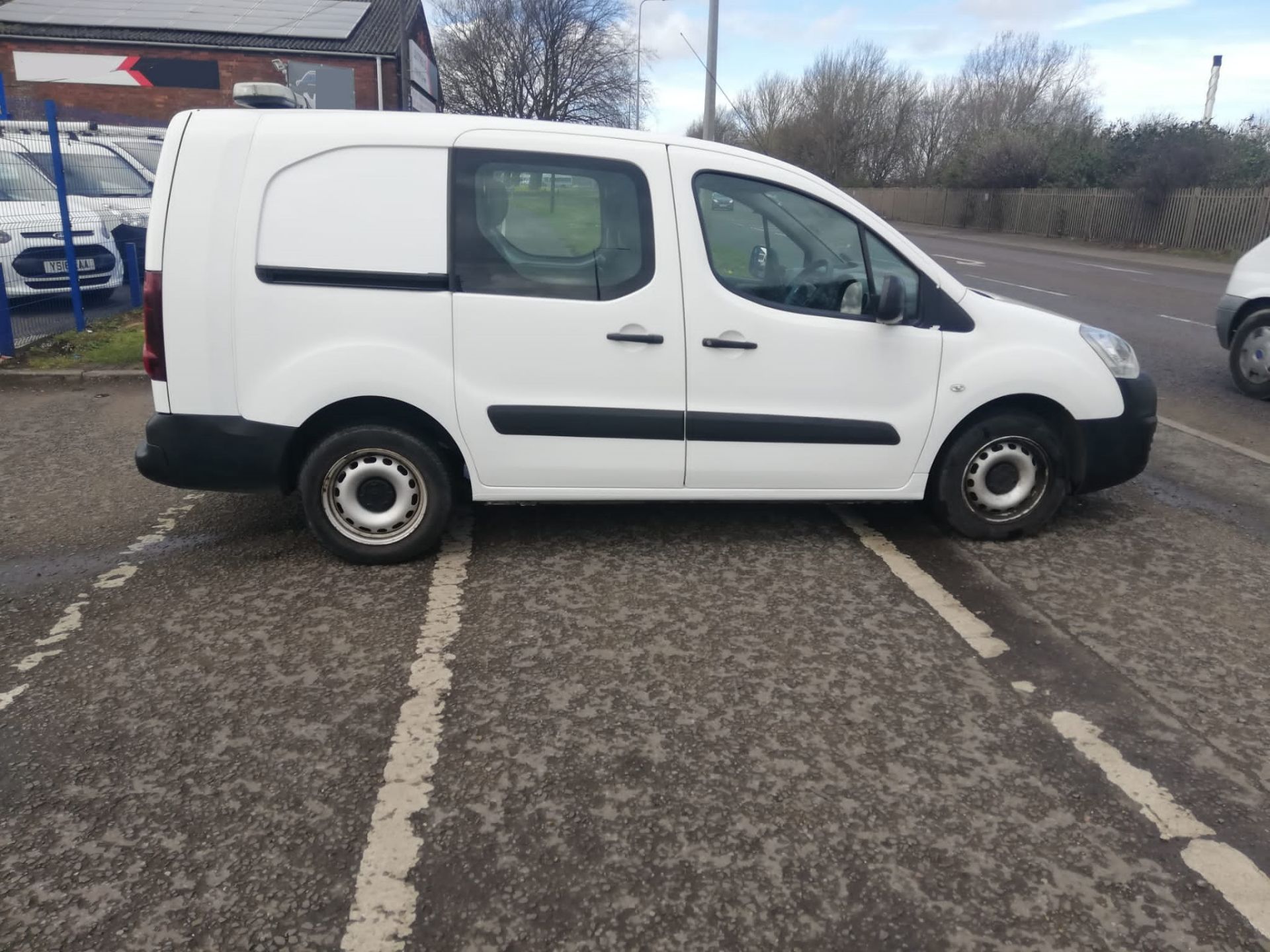 2016 66 PEUGEOT PARTNER CREW VAN - 5 SEATS - EURO 6 - 91K MILES - 1 COUNCIL OWNER - YE66 EFH - Image 8 of 11