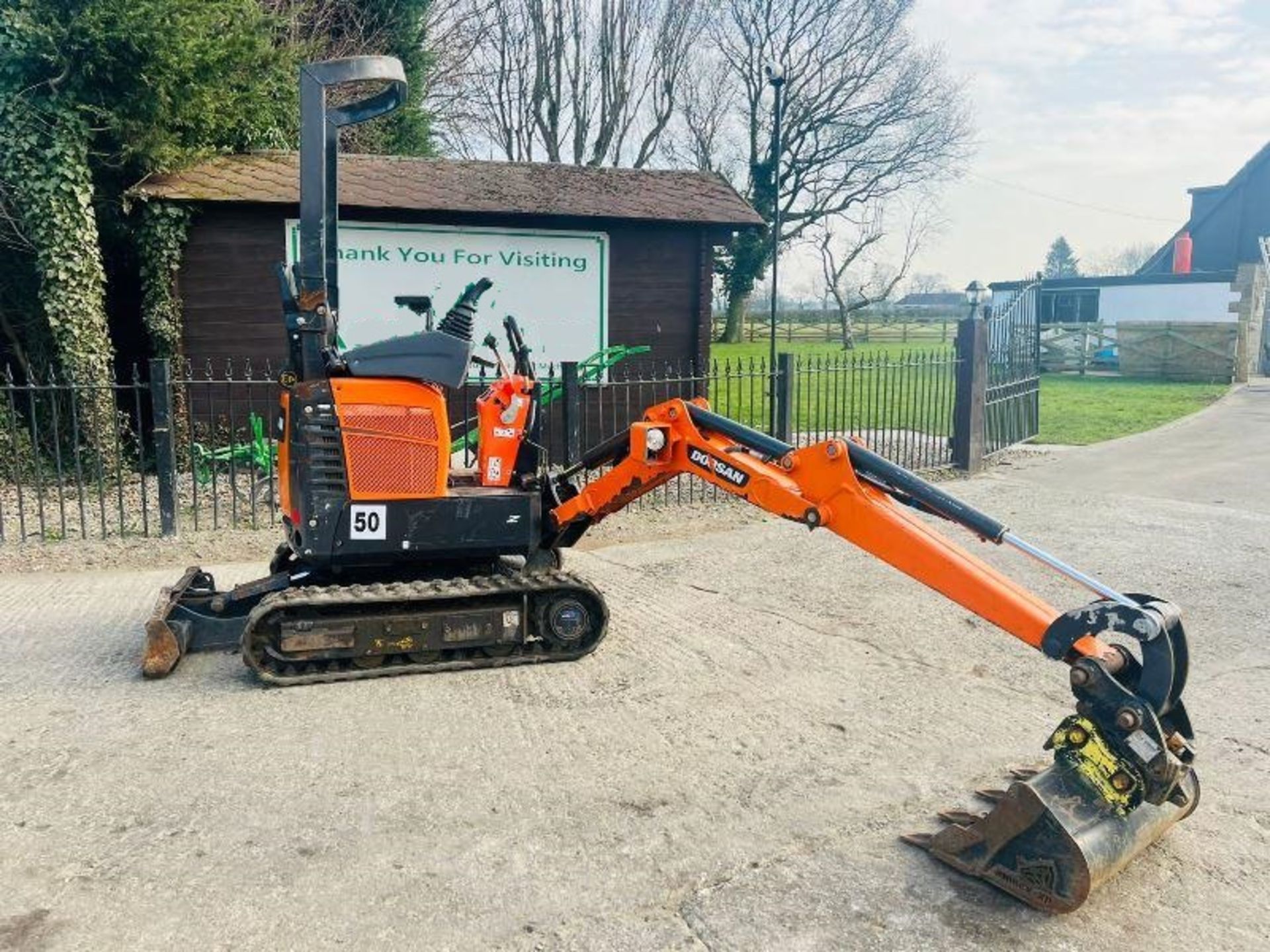 DOOSAN DX10Z EXCAVATOR *YEAR 2019 ,810 HOURS* C/W EXPANDING TRACKS