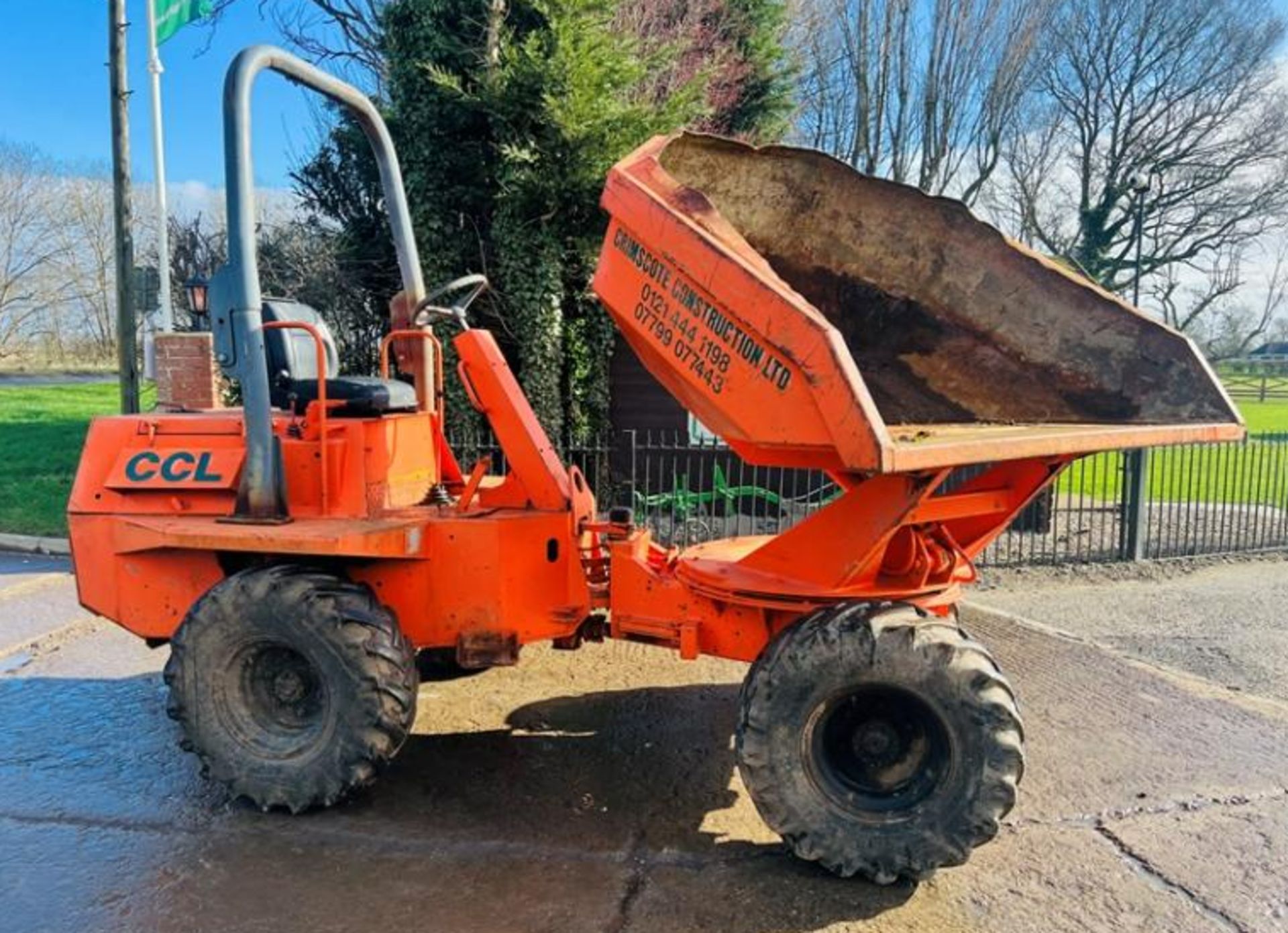 BENFORD 4WD SWIVEL TIP DUMPER C/W ROLE BAR - Image 2 of 13