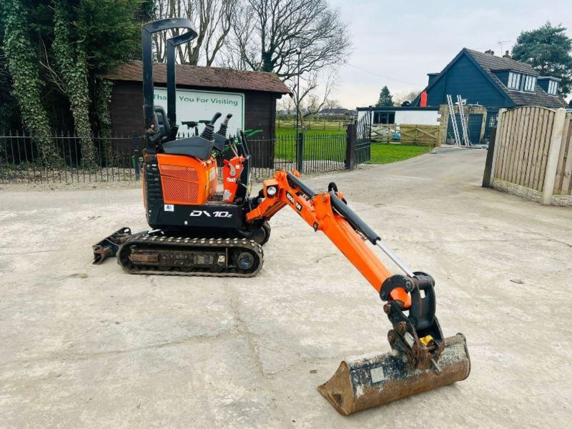 DOOSAN DX10Z EXCAVATOR *YEAR 2019 ,507 HOURS* C/W EXPANDING TRACKS