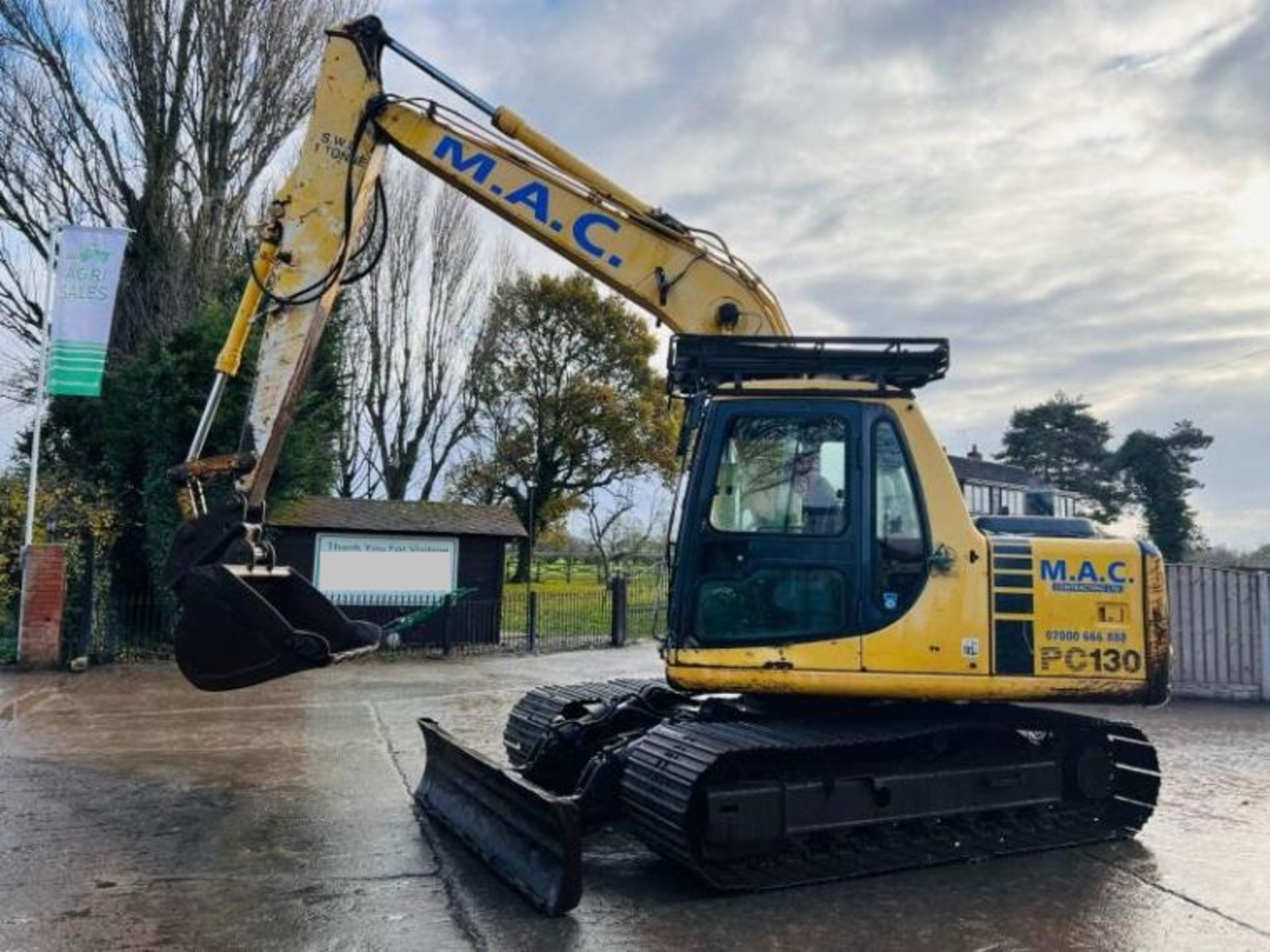 KOMATSU PC130 TRACKED EXCAVATOR C/W QUICK HITCH & FRONT BLADE - Image 8 of 13