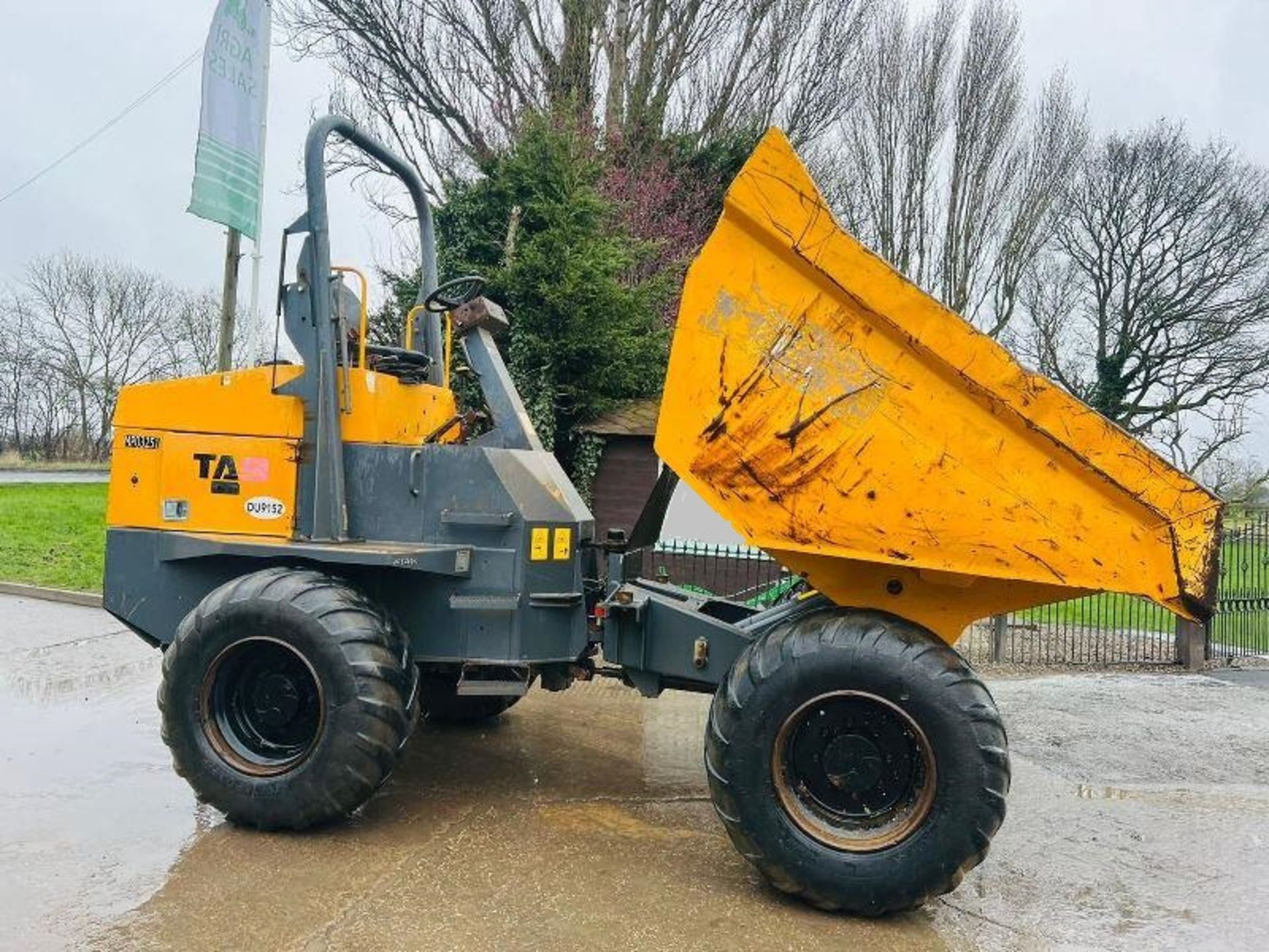 TEREX TA9 4WD DUMPER * YEAR 2015 , 3220 HOURS * C/W ROLE BAR - Image 3 of 12