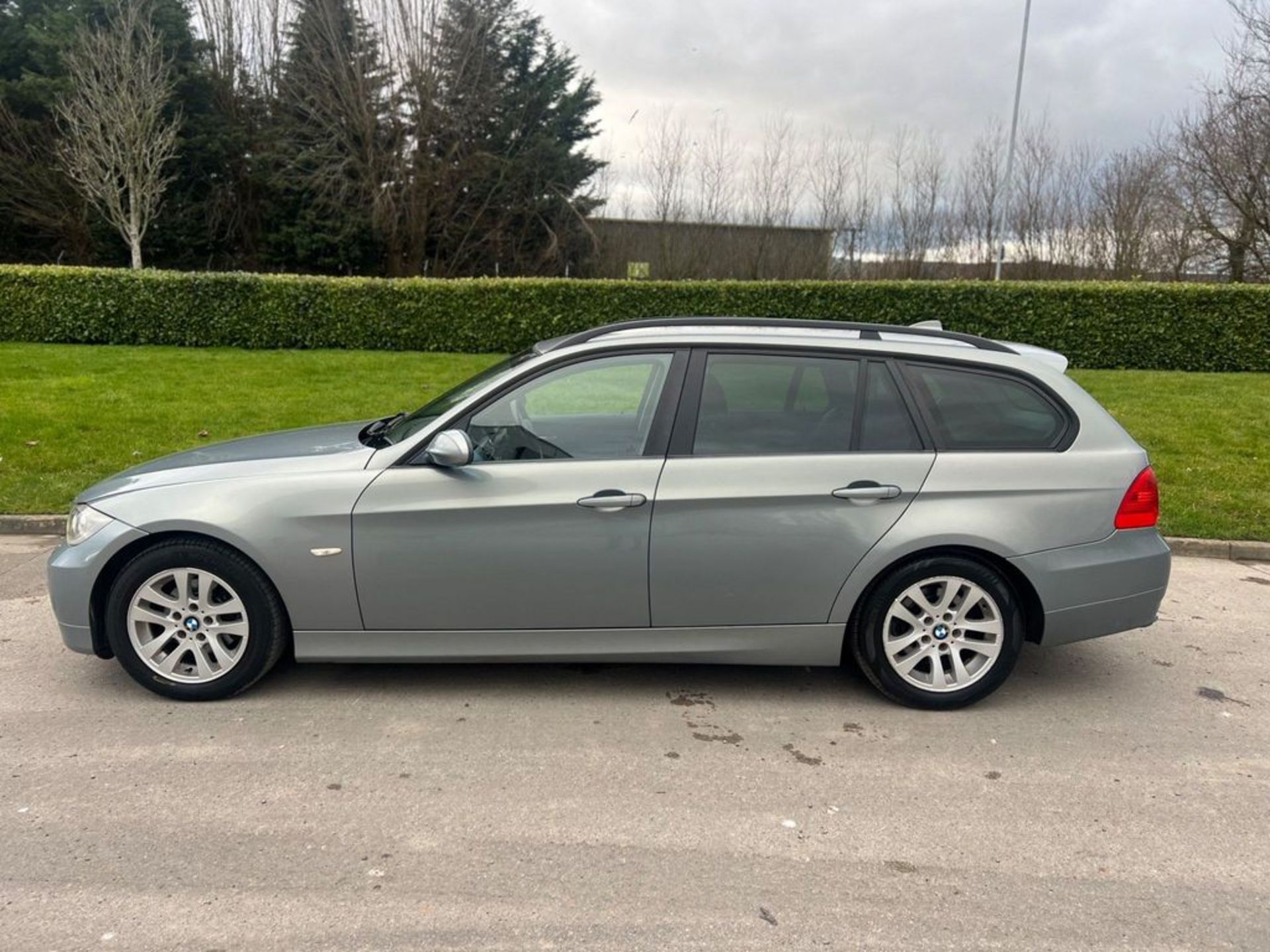 BMW 3 SERIES 2.0 320D SE TOURING AUTO EURO 4 5DR - Image 39 of 44